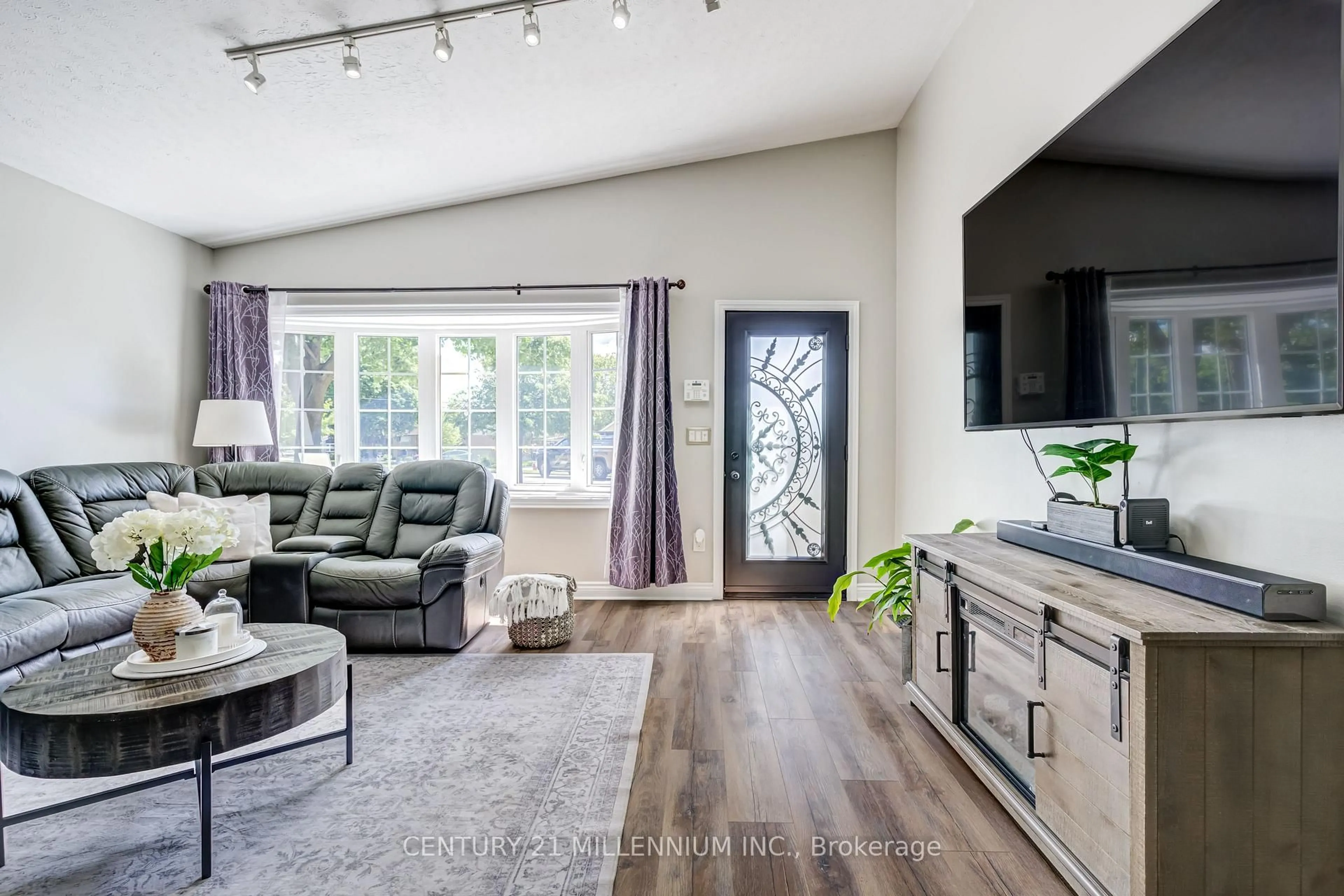 Living room with furniture, unknown for 26 Alston Crt, Brampton Ontario L6W 3B6