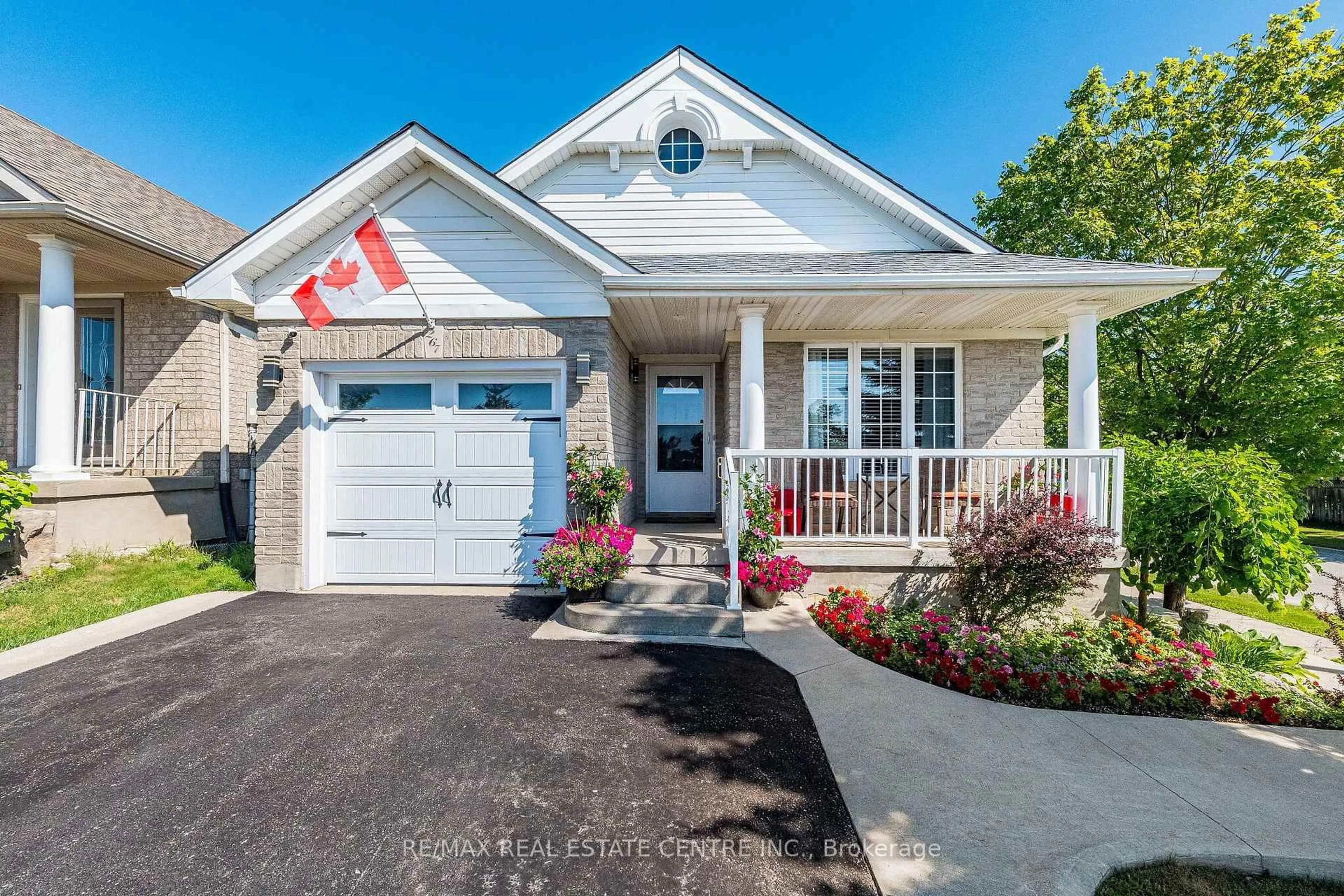 Home with vinyl exterior material, street for 267 Montgomery Blvd, Orangeville Ontario L9W 5H1