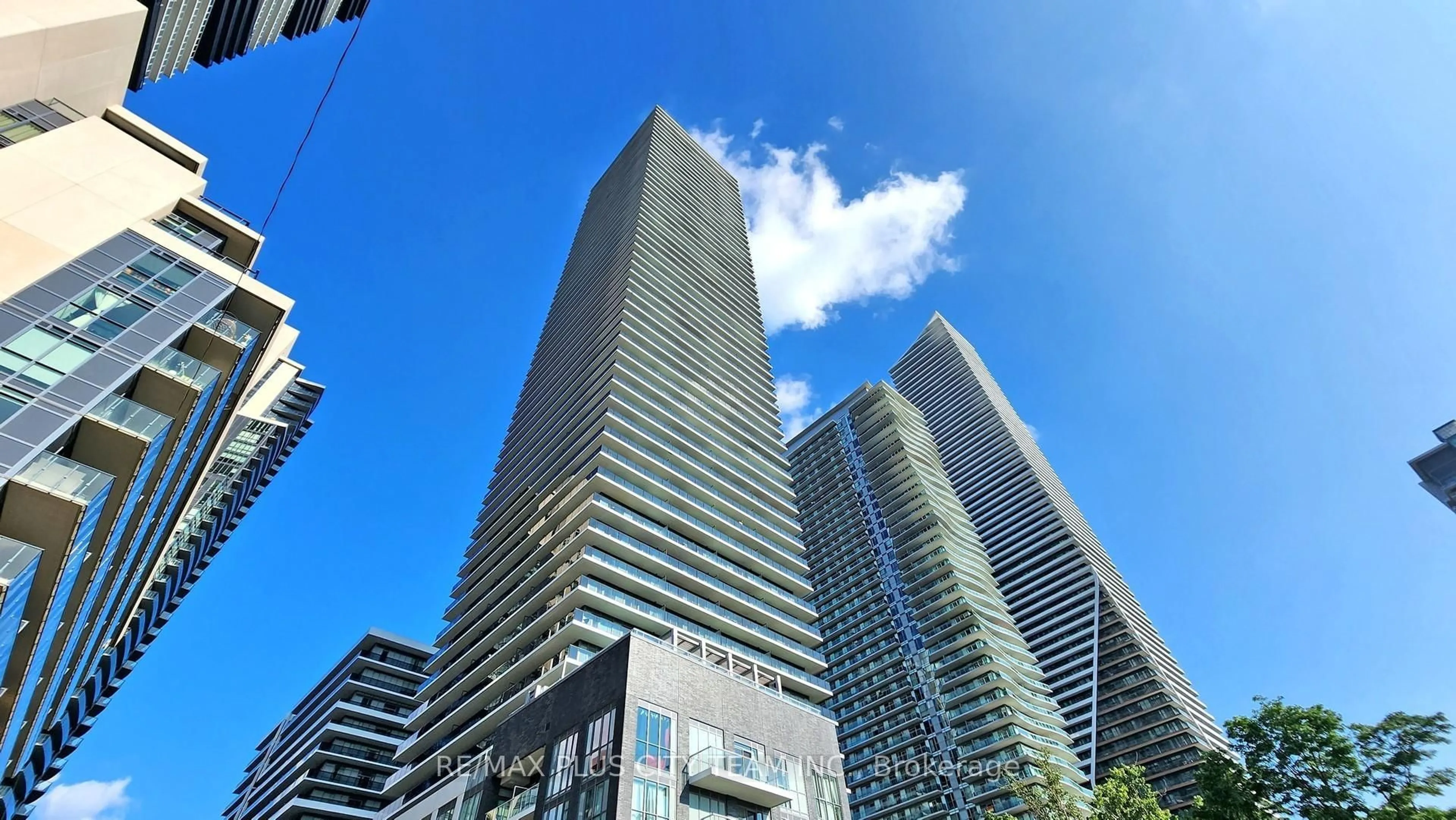 Indoor foyer for 70 Annie Craig Dr #205, Toronto Ontario M8V 0G2