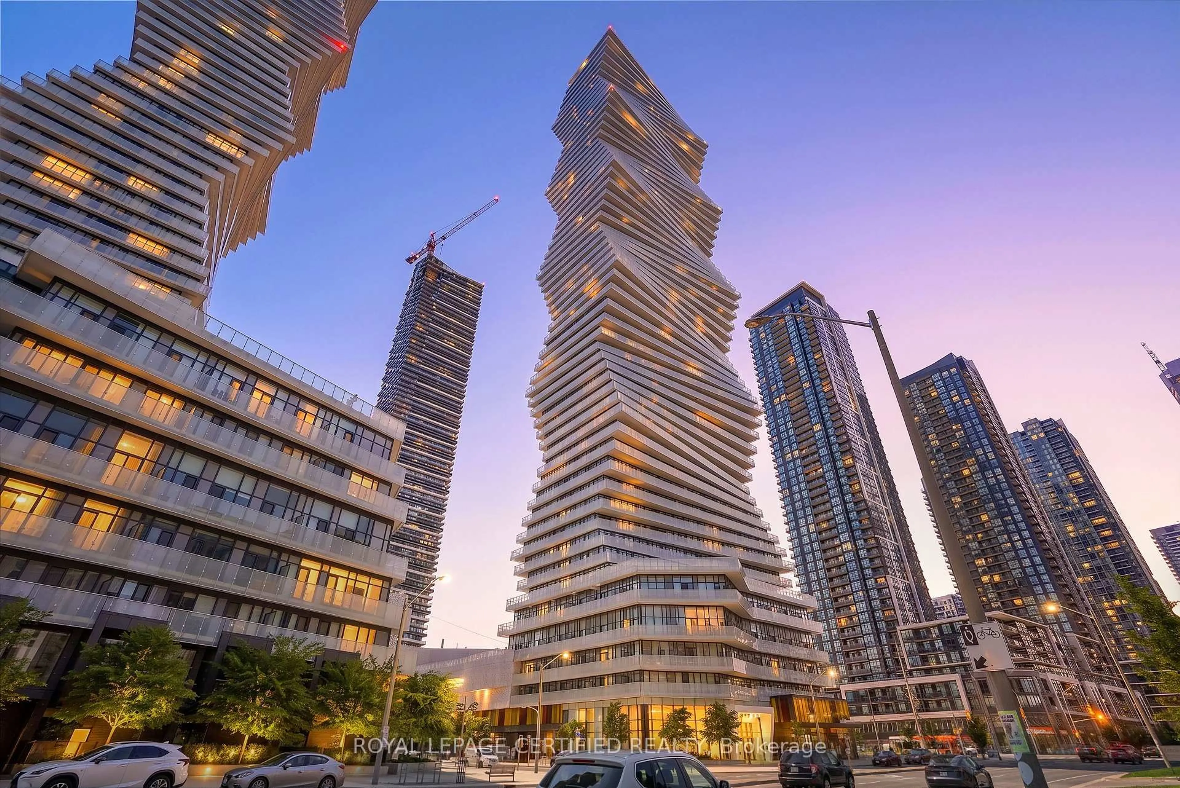 Unknown for 3900 Confederation Pkwy #5907, Mississauga Ontario L5B 0M3