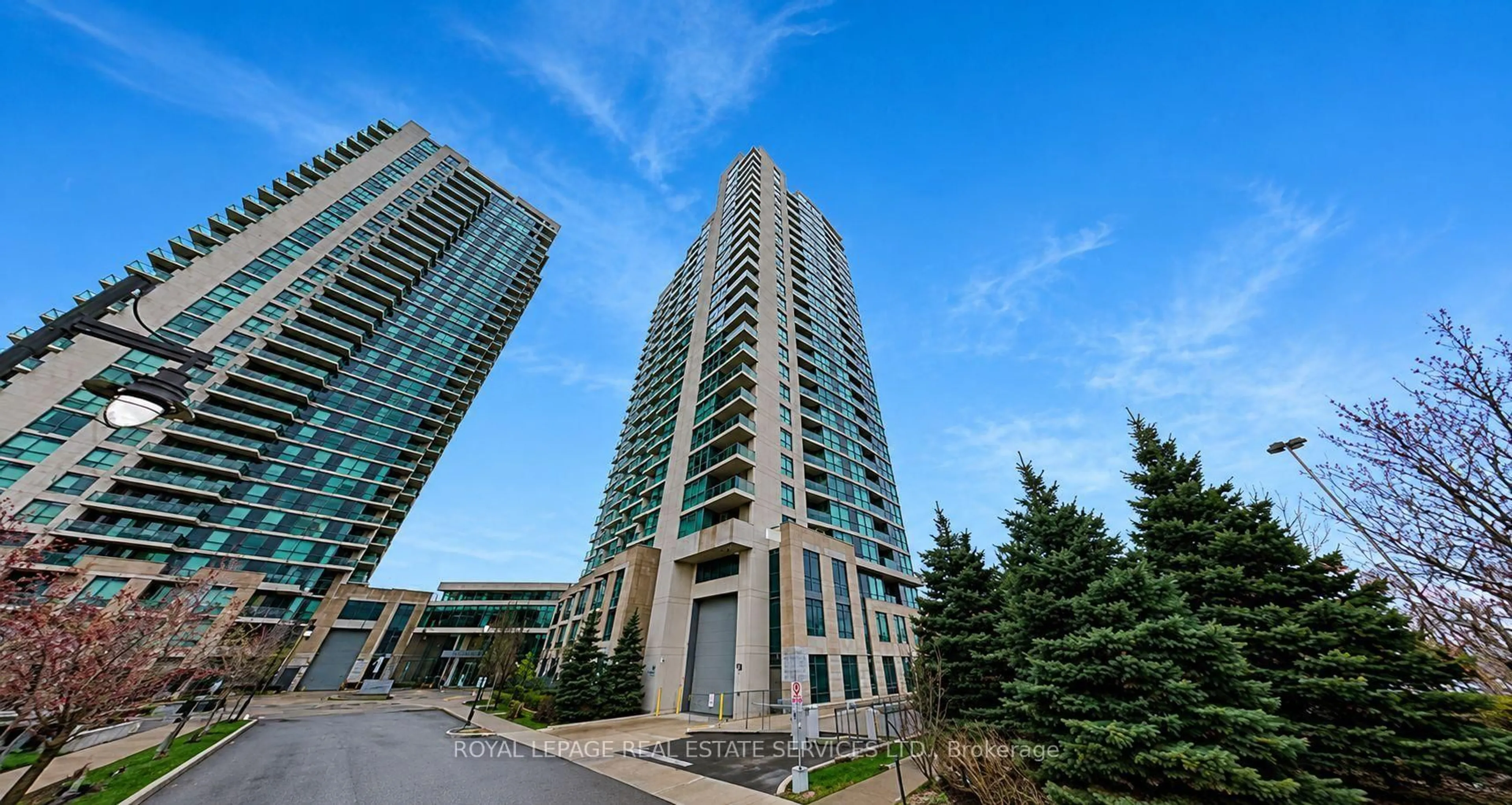 Indoor foyer for 235 Sherway Gardens Rd #501, Toronto Ontario M9C 0A2