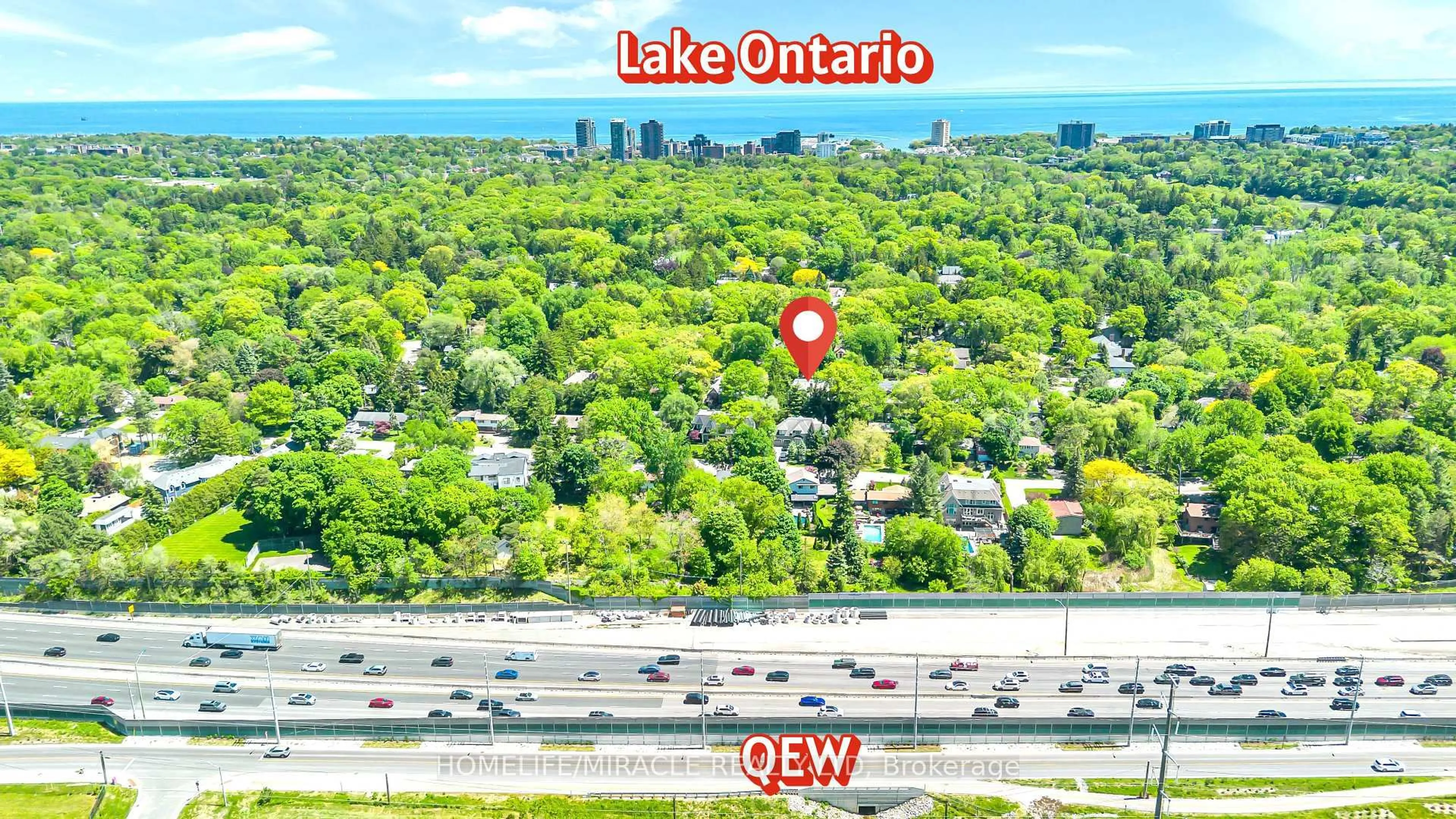 A pic from outside/outdoor area/front of a property/back of a property/a pic from drone, water/lake/river/ocean view for 271 Oakhill Rd, Mississauga Ontario L5G 2P8