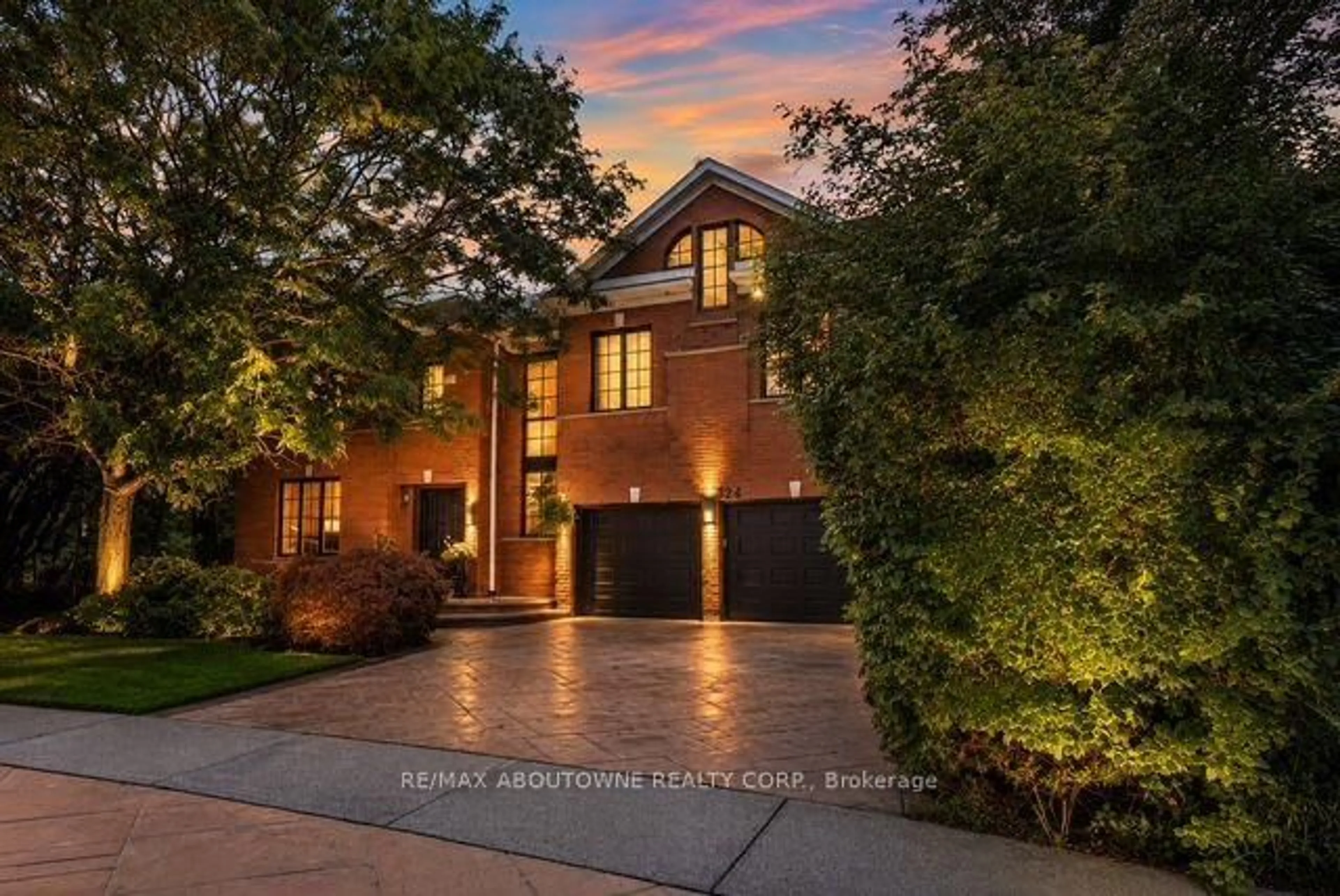 Home with brick exterior material, street for 324 Oakridge Crt, Oakville Ontario L6H 5T9