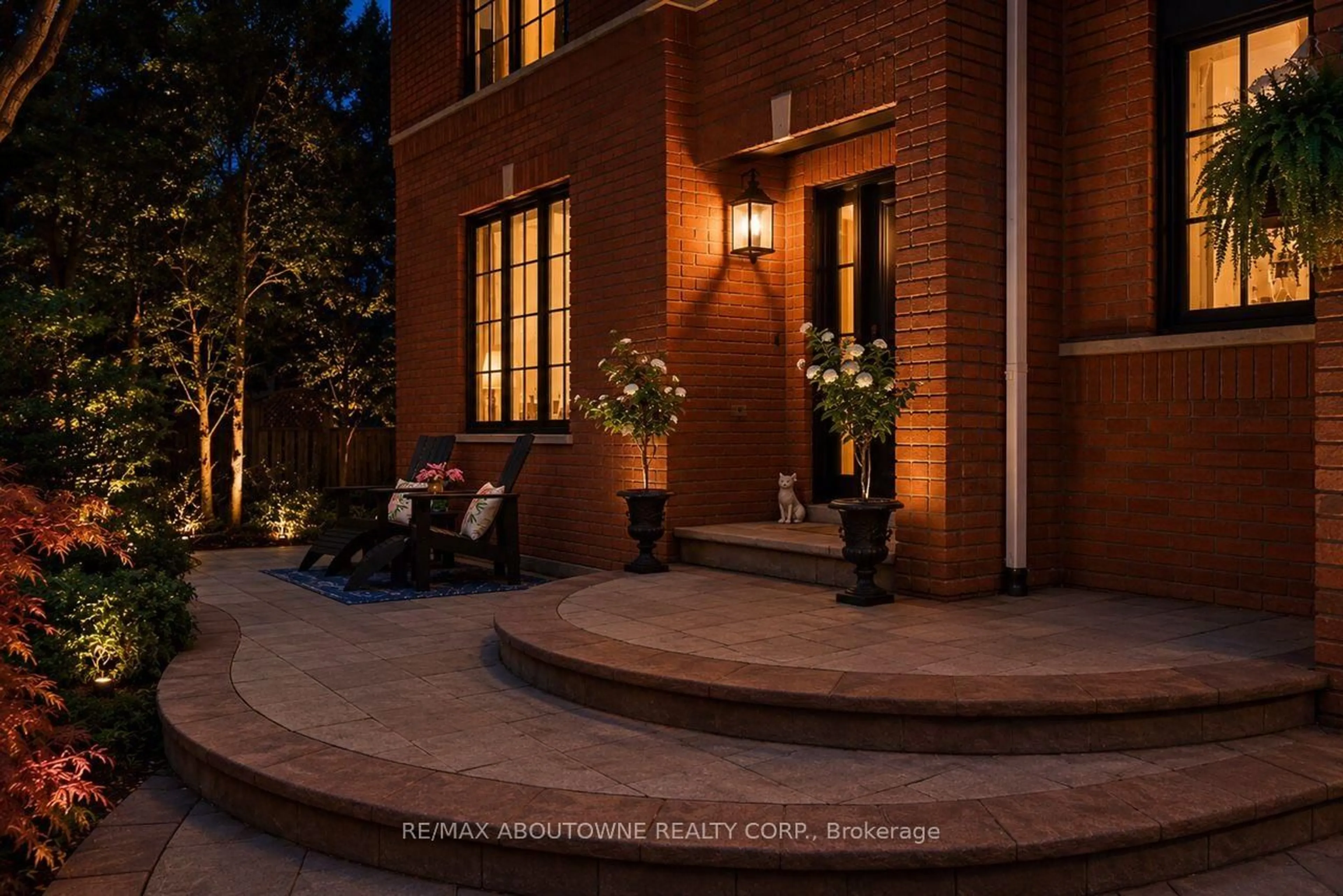 Unknown for 324 Oakridge Crt, Oakville Ontario L6H 5T9