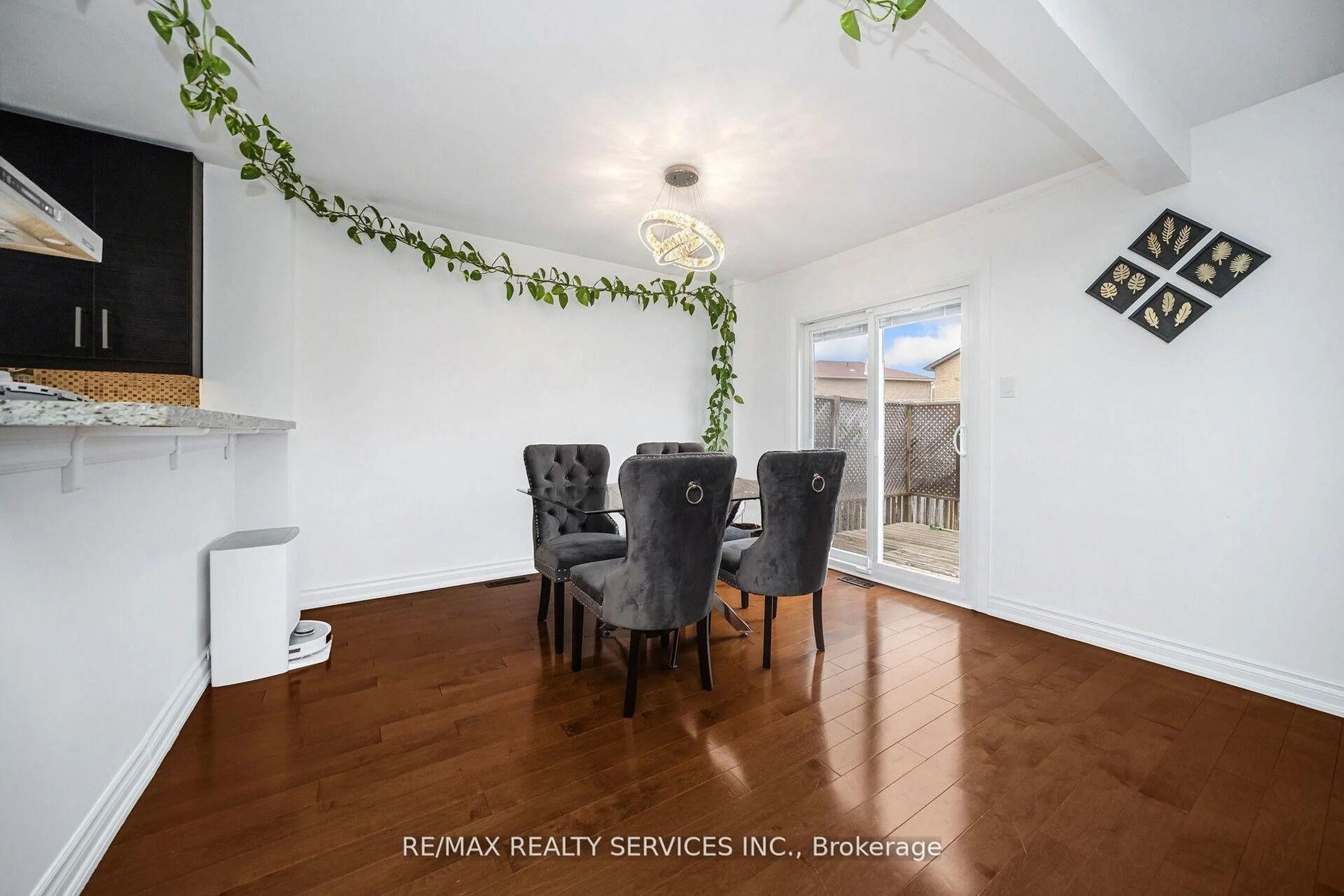 Dining room, unknown for 19 Wayne Nicol Dr, Brampton Ontario L6X 3Z2