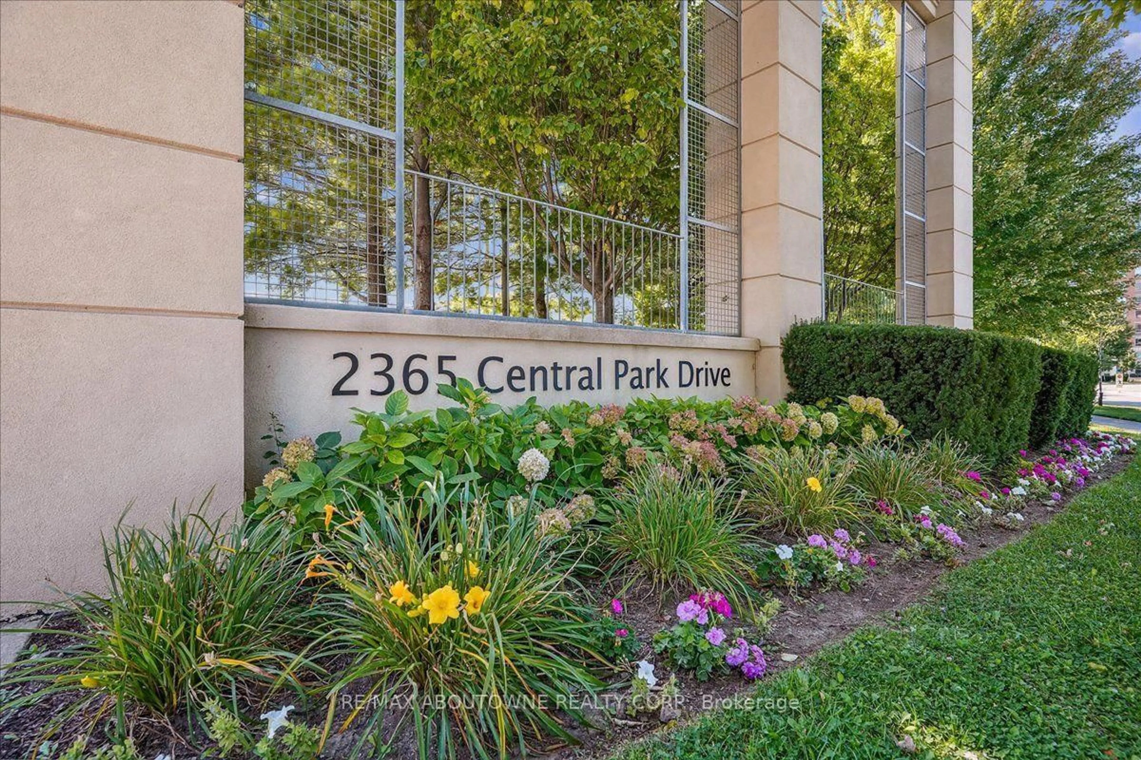 Unknown for 2365 Central Park Dr #610, Oakville Ontario L6H 0C7