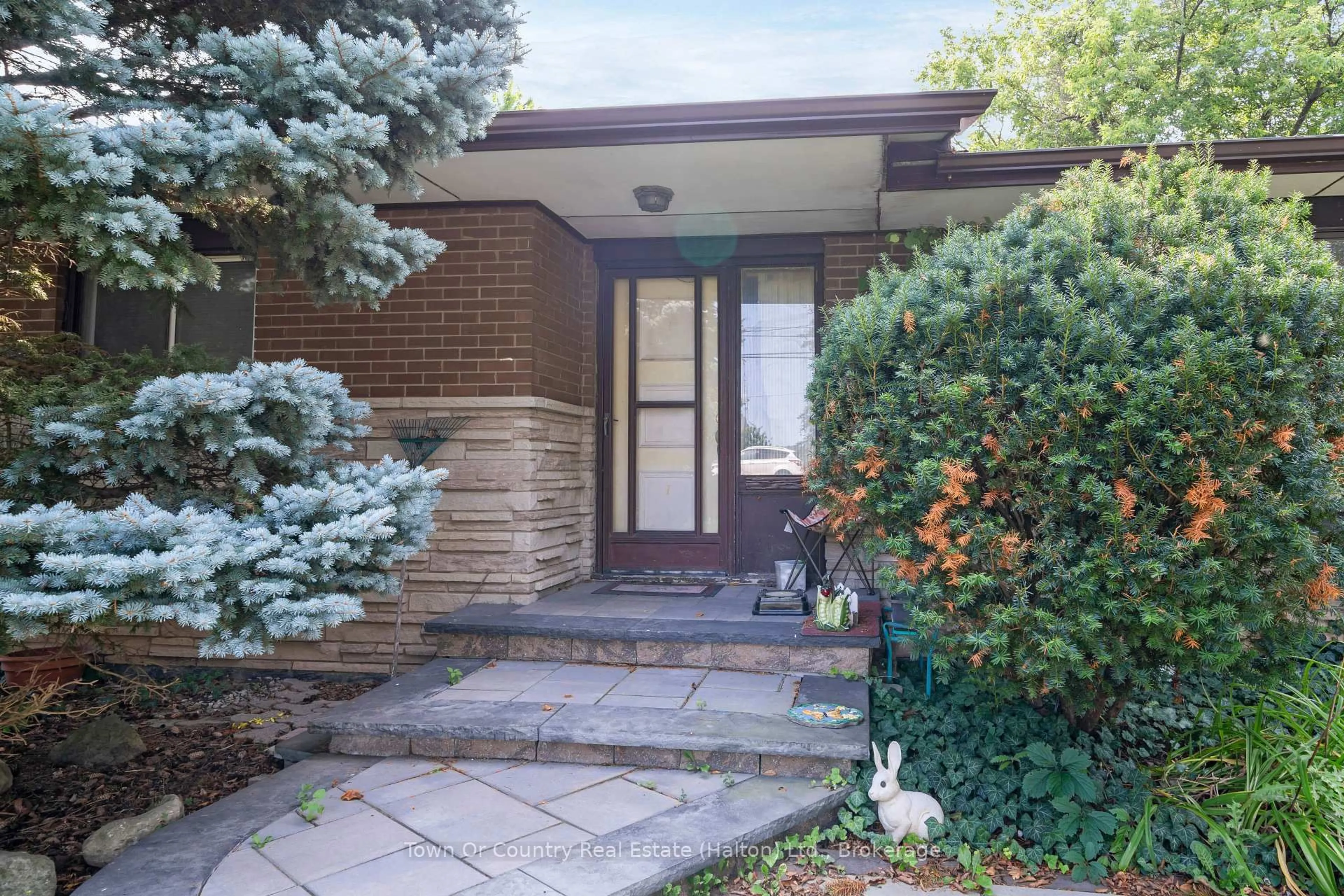 Home with brick exterior material, street for 7640 5 Sdrd, Milton Ontario L9T 2X7
