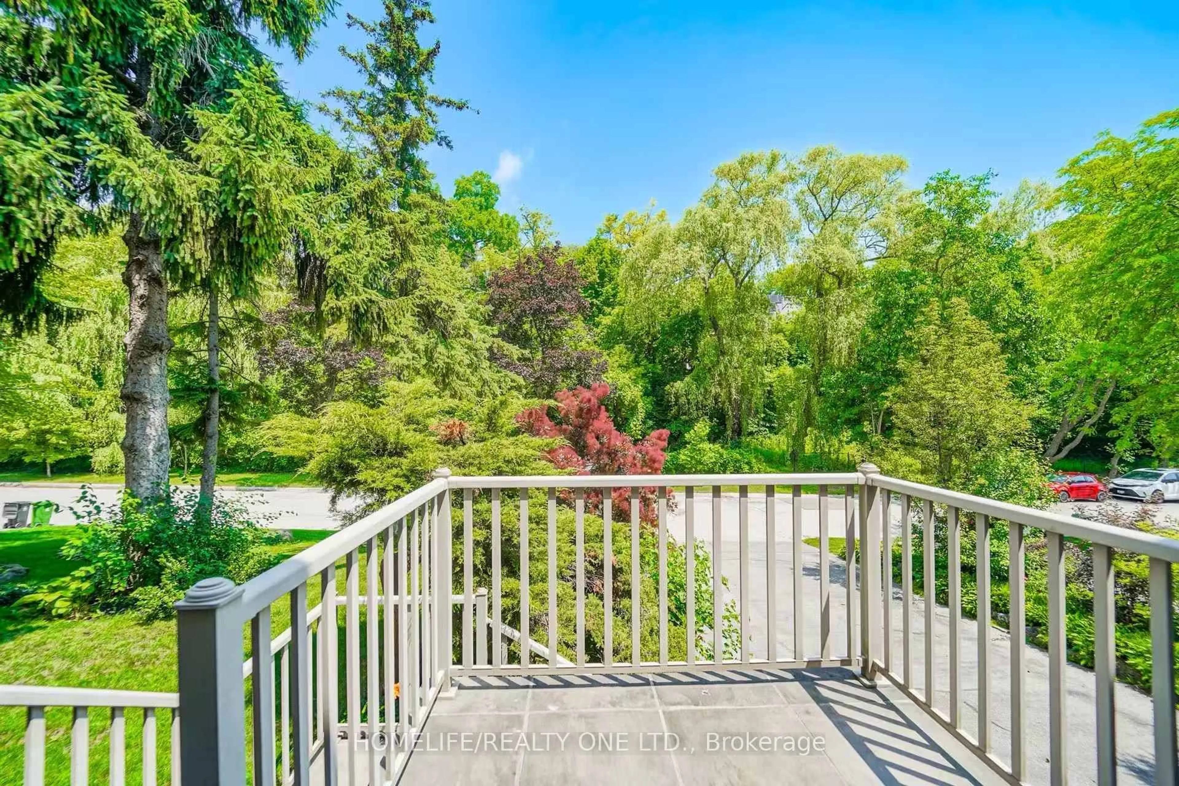Patio, water/lake/river/ocean view for 31 Bearwood Dr, Toronto Ontario M9A 4G5