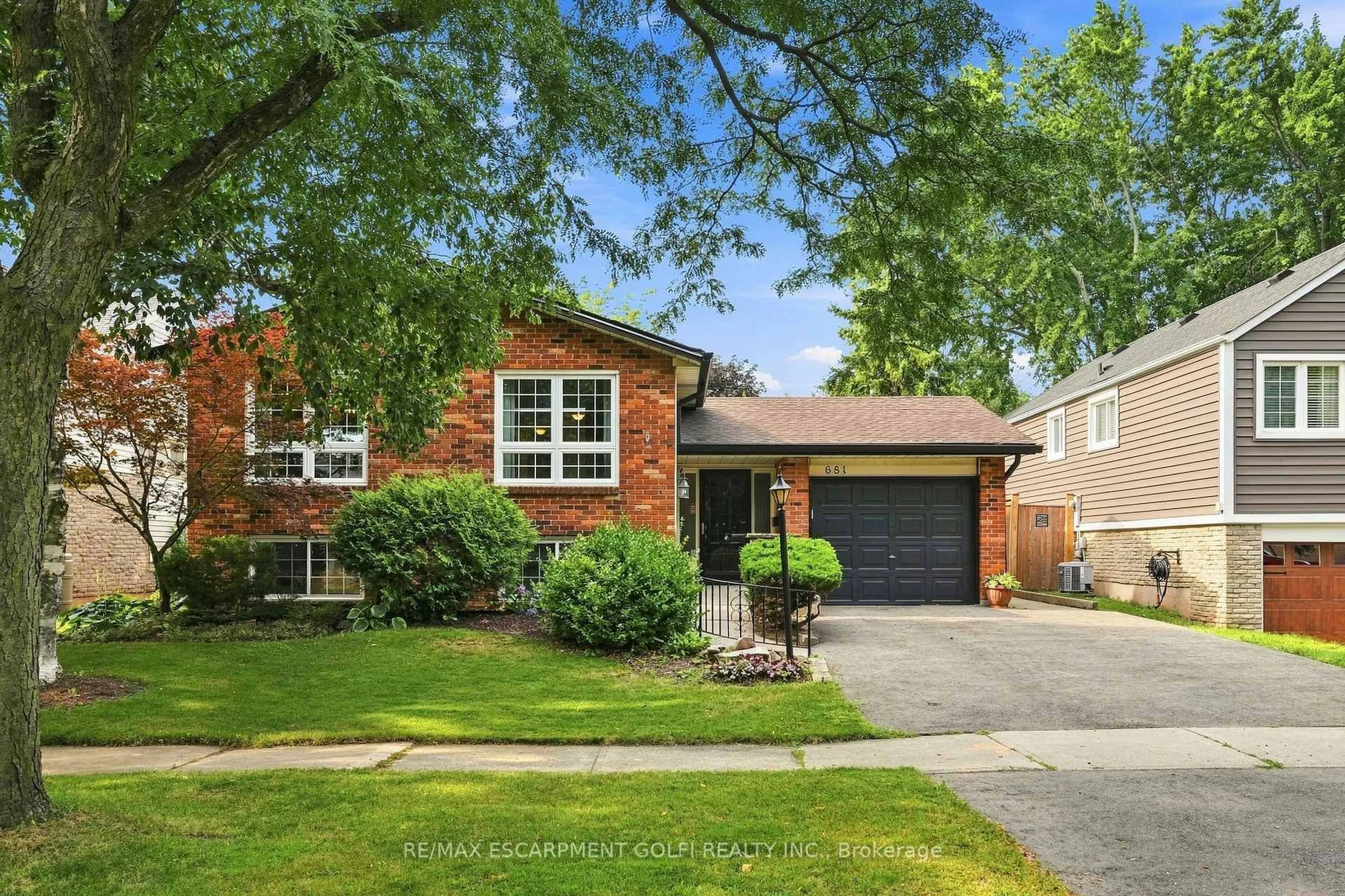 Home with brick exterior material, street for 681 Empress Cres, Burlington Ontario L7L 5E9