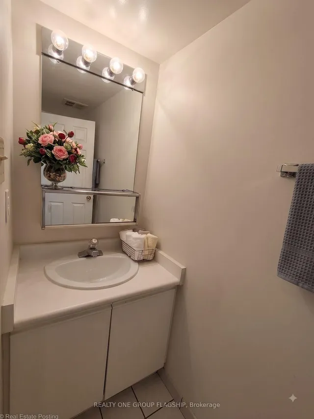 600 Rexdale Blvd #802, Toronto 5
