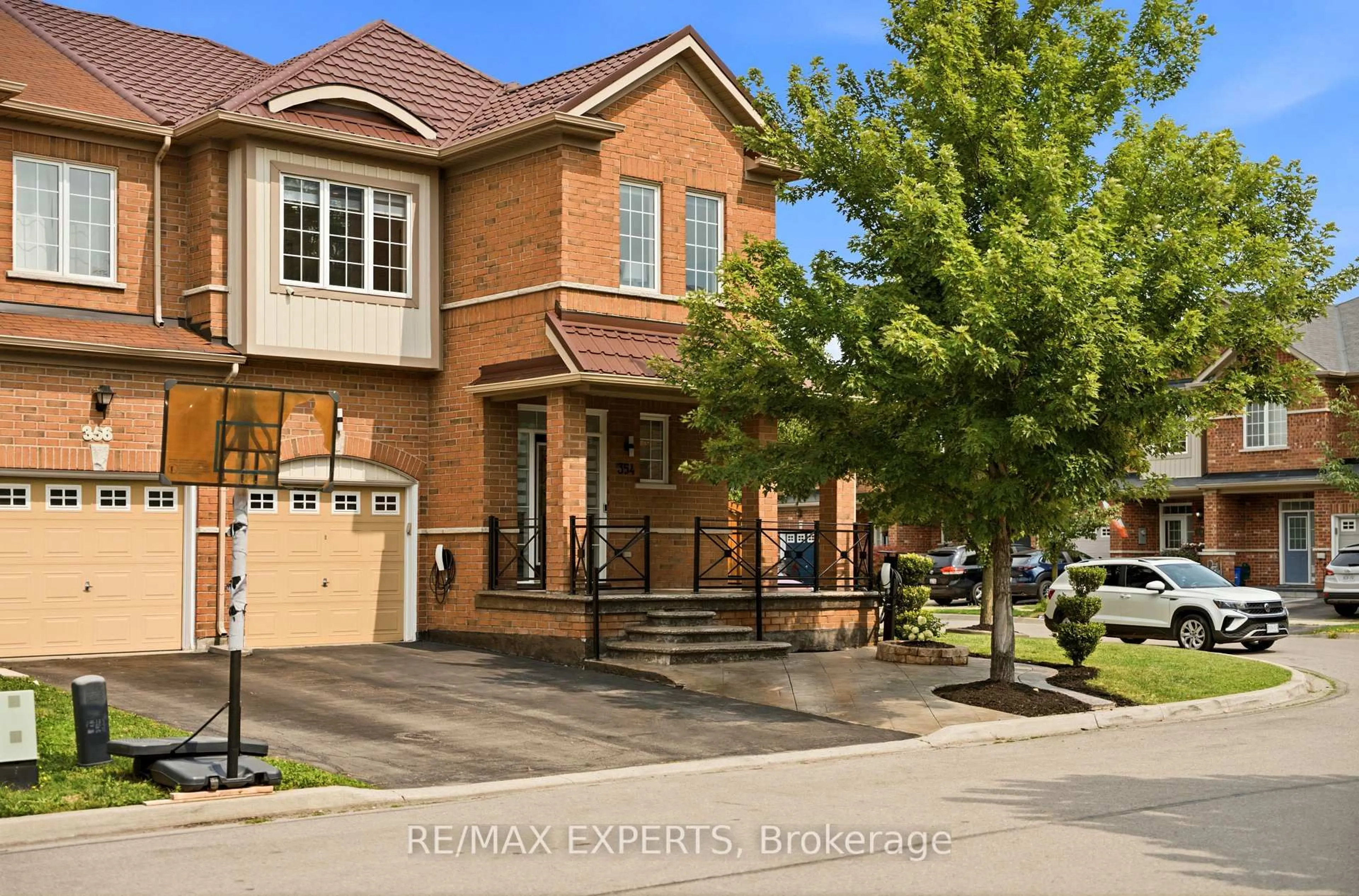 Home with brick exterior material, street for 354 Hobbs Cres, Milton Ontario L9T 0J3