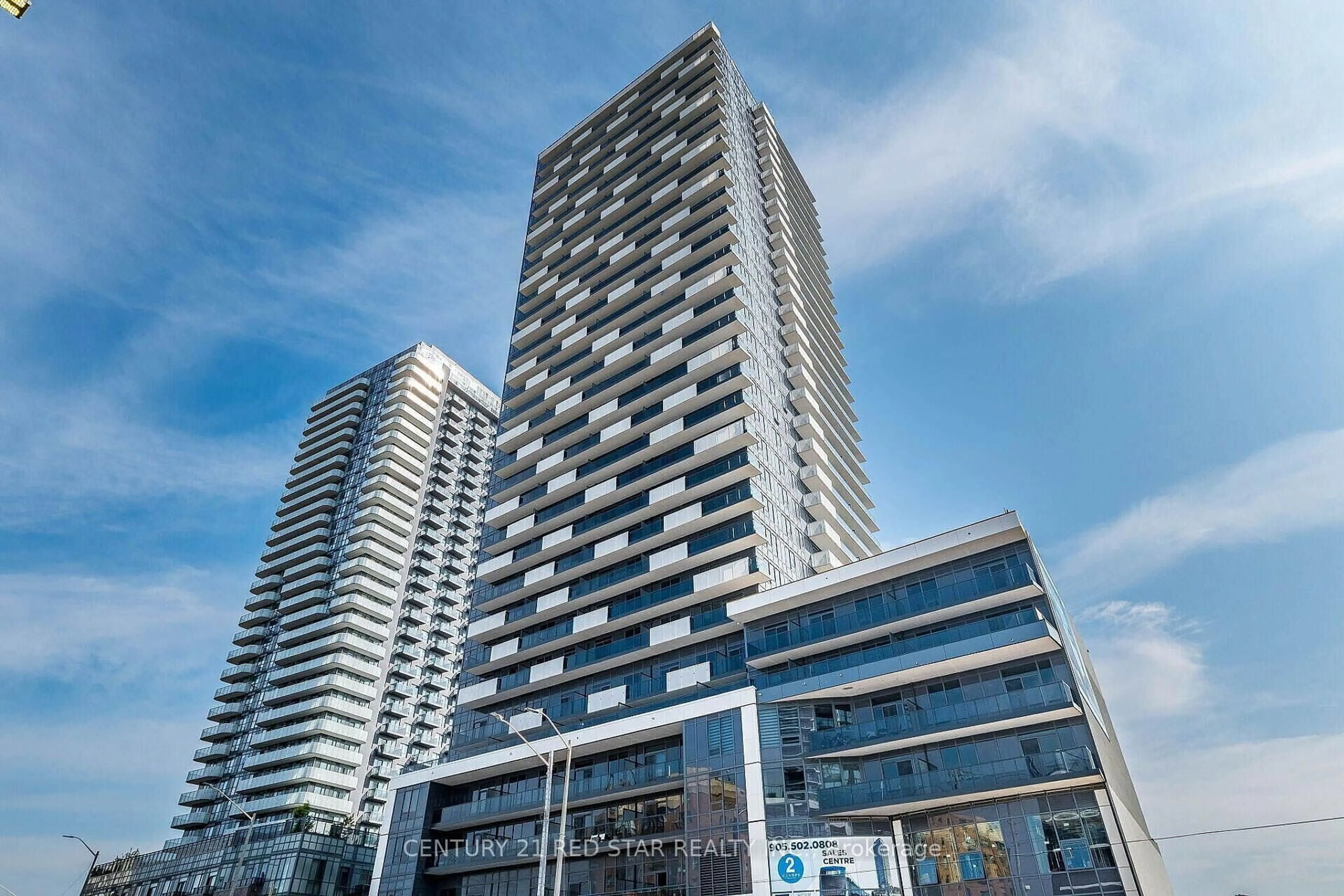 Indoor foyer for 5105 Hurontario St #422, Mississauga Ontario L4Z 3X7
