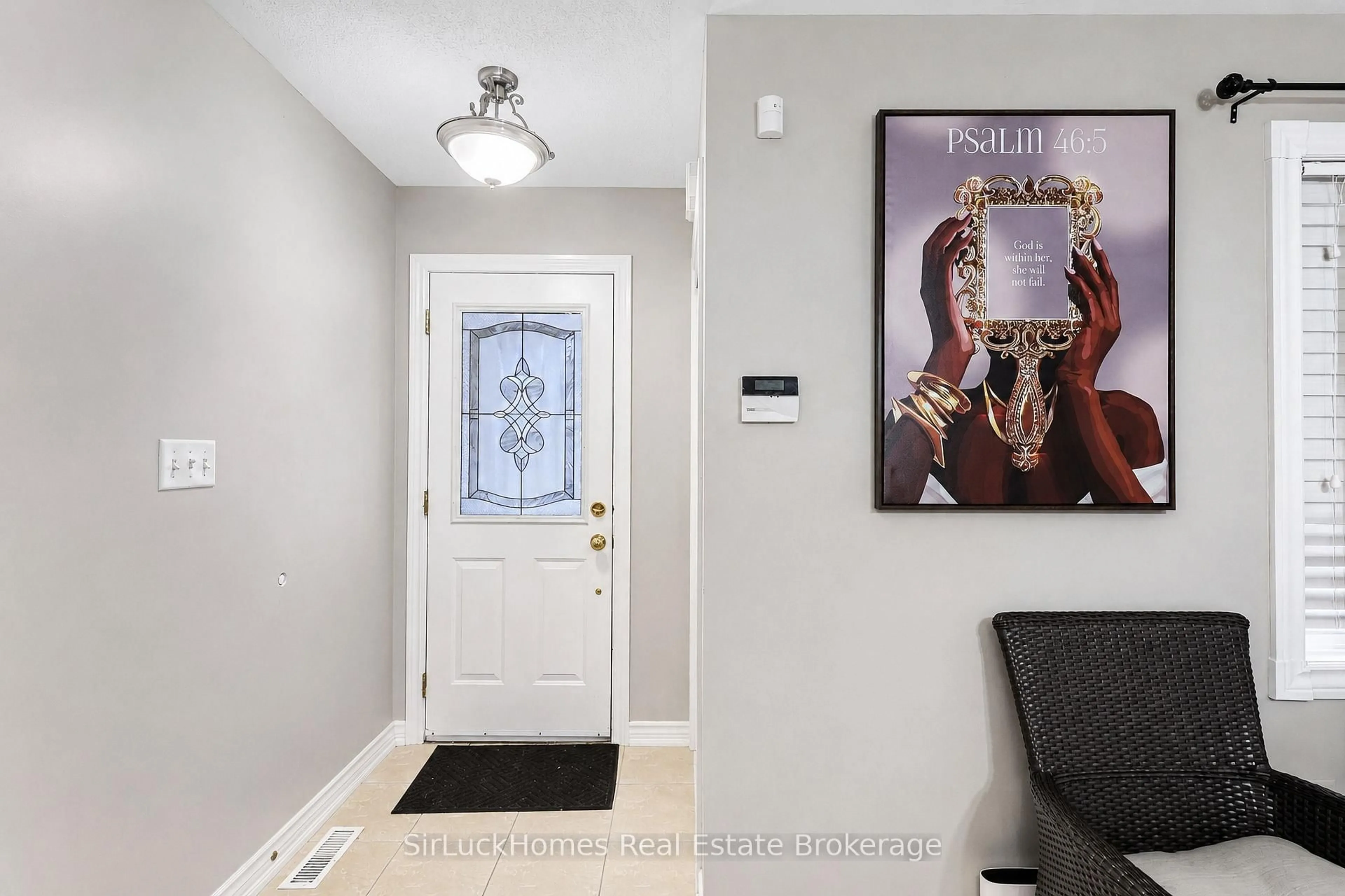 Indoor entryway for 32 Polar Bear Pl, Brampton Ontario L6R 3L8