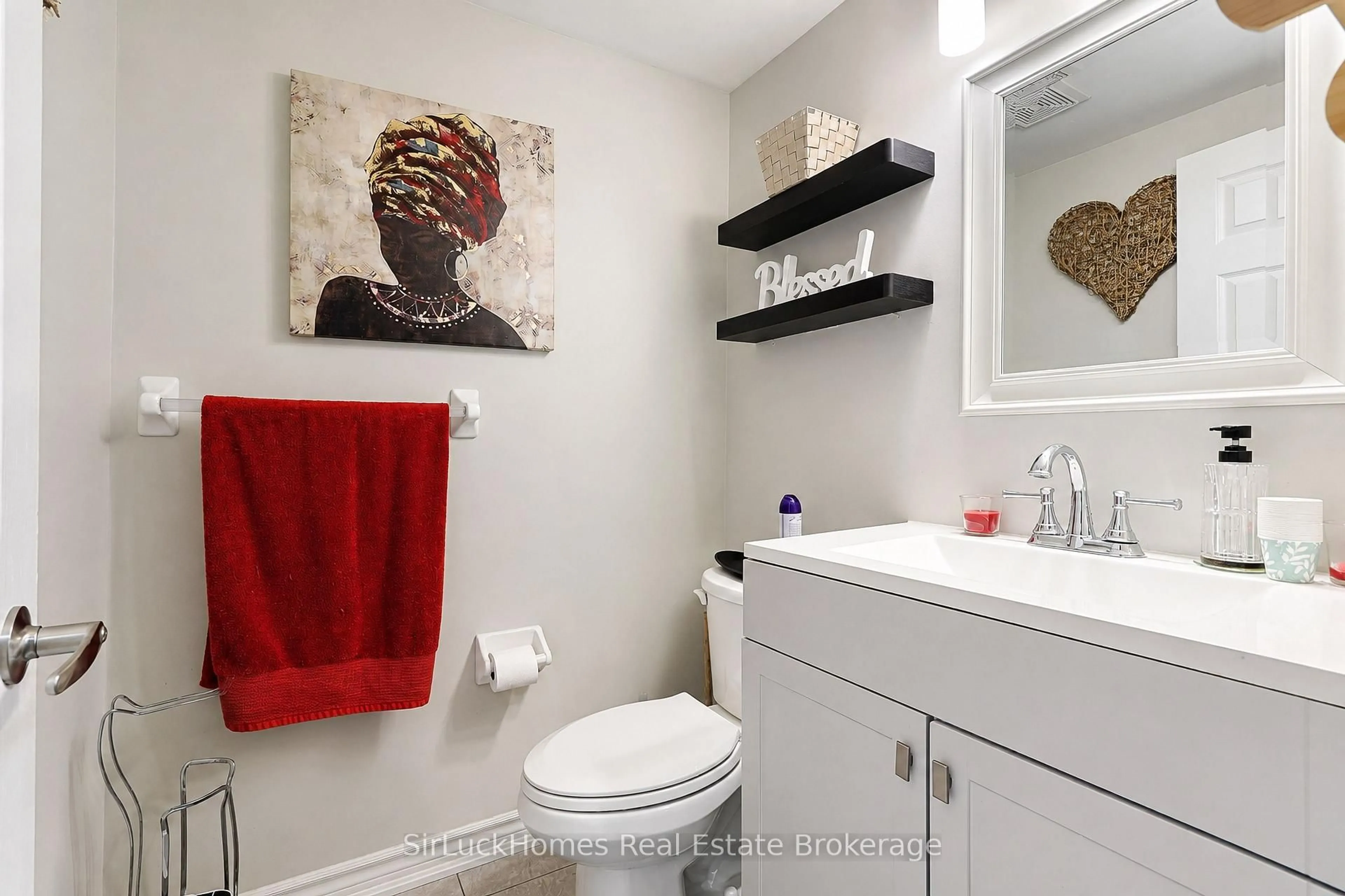 Contemporary bathroom, ceramic/tile floor for 32 Polar Bear Pl, Brampton Ontario L6R 3L8