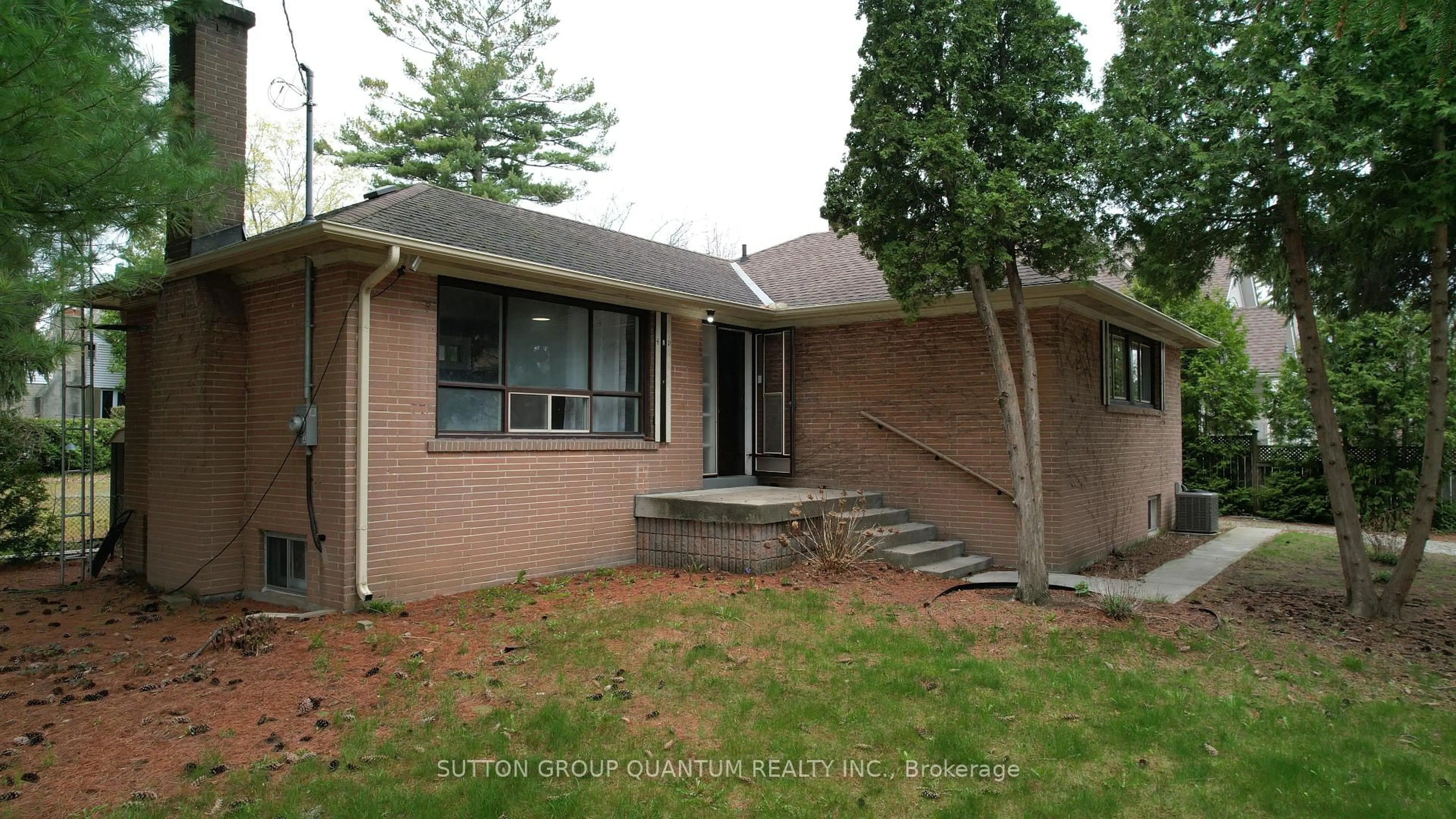 Home with brick exterior material, street for 394 Maplehurst Ave, Oakville Ontario L6L 4Y6
