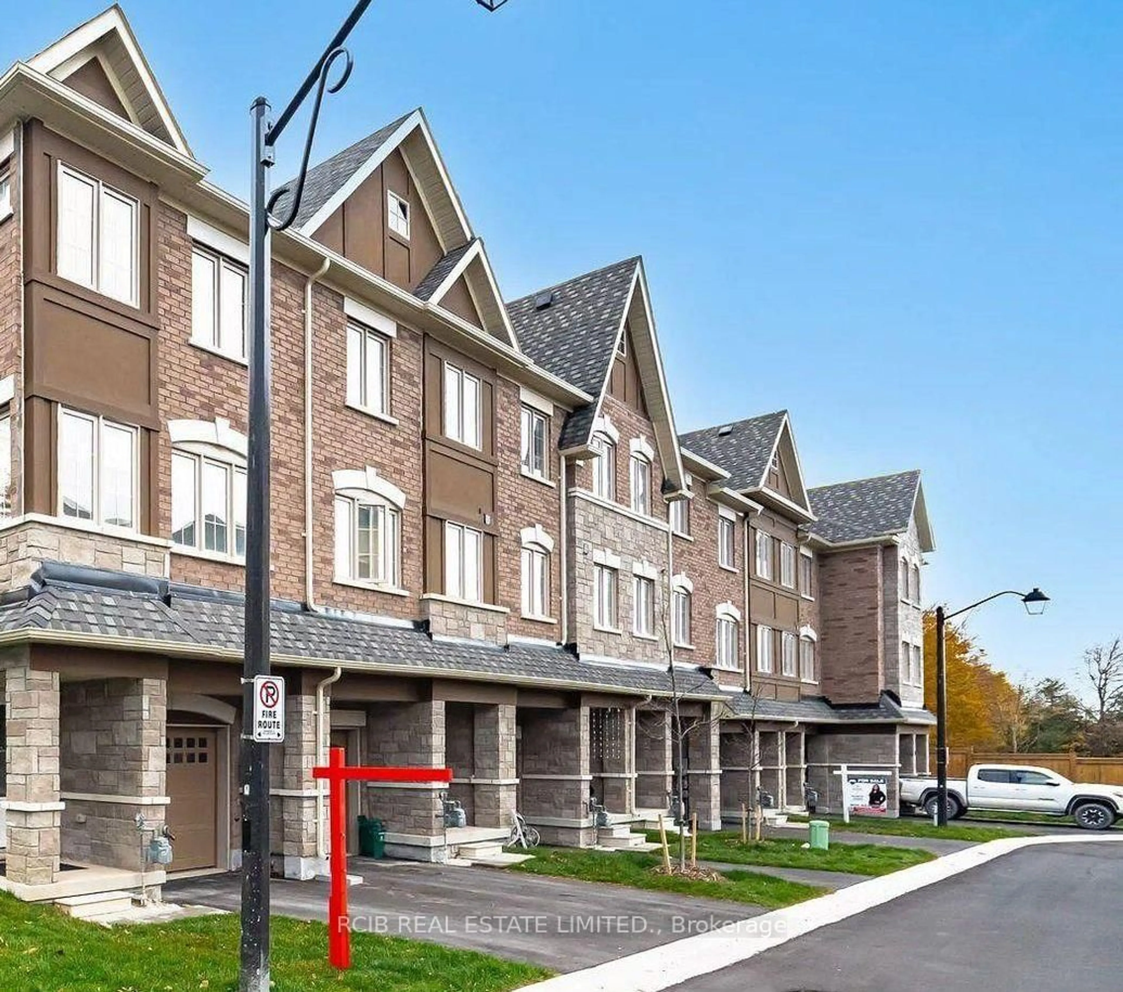 Patio, street for 68 First St #22, Orangeville Ontario L9W 2H1