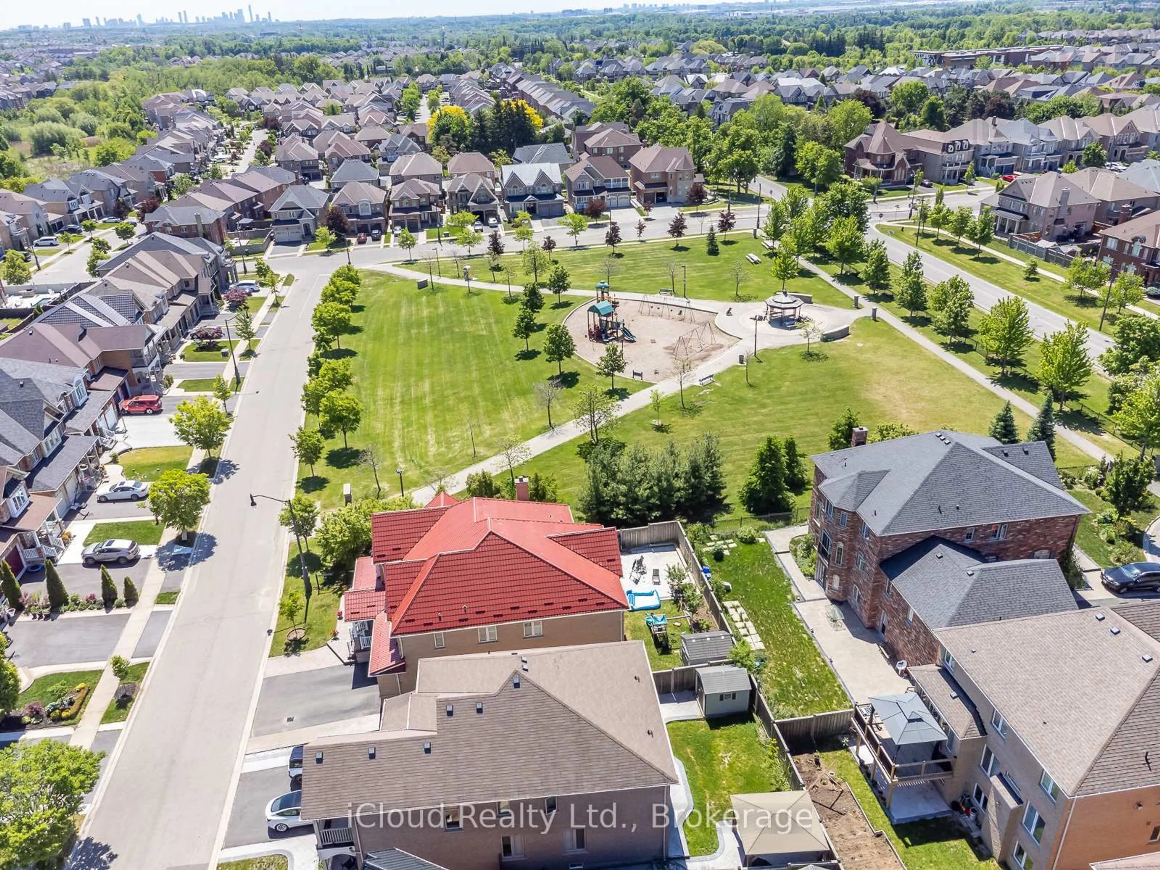 A pic from outside/outdoor area/front of a property/back of a property/a pic from drone, street for 7 Merrittonia St, Brampton Ontario L6X 0Y9
