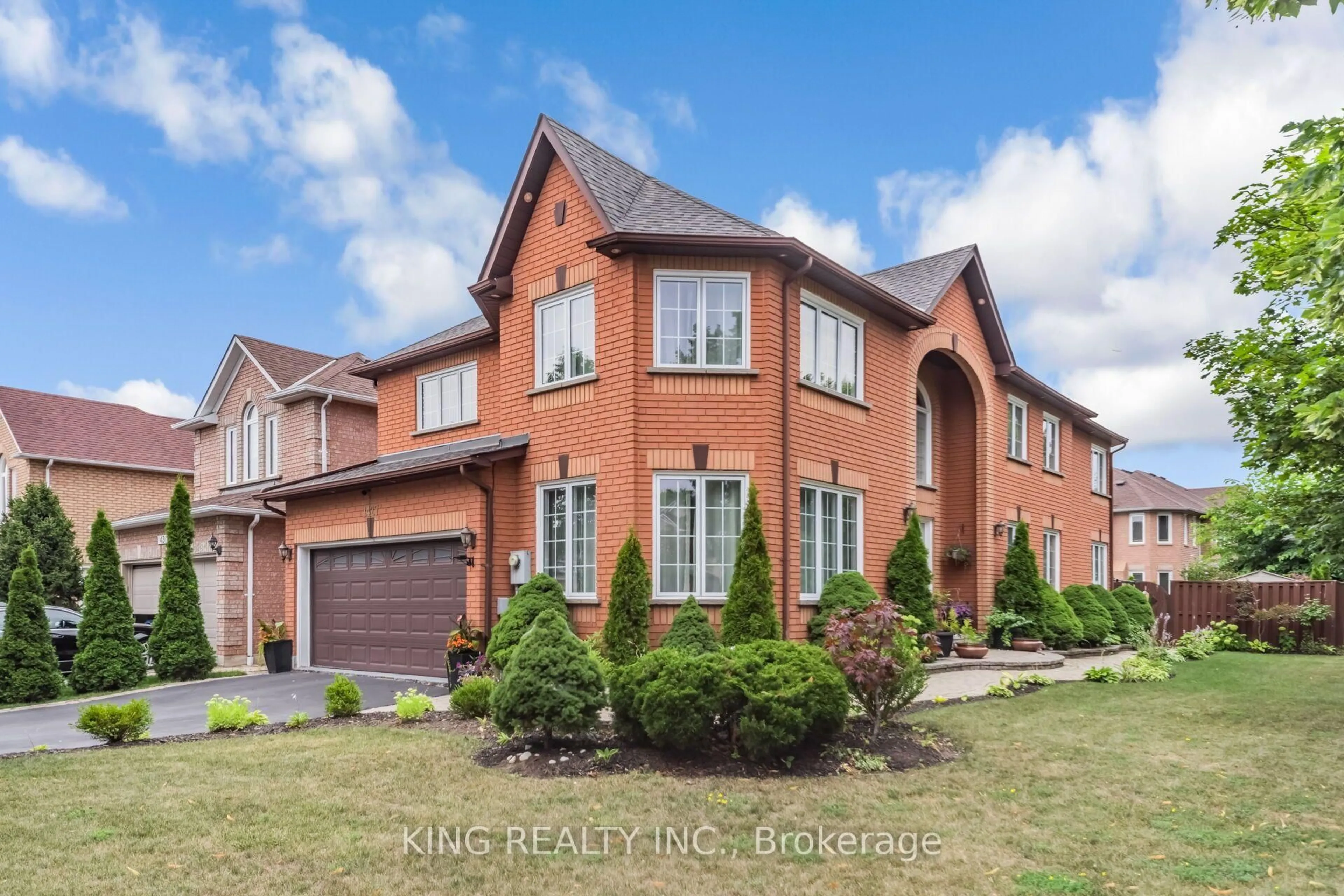 Home with brick exterior material, street for 1427 Grossi St, Mississauga Ontario L5V 1T9