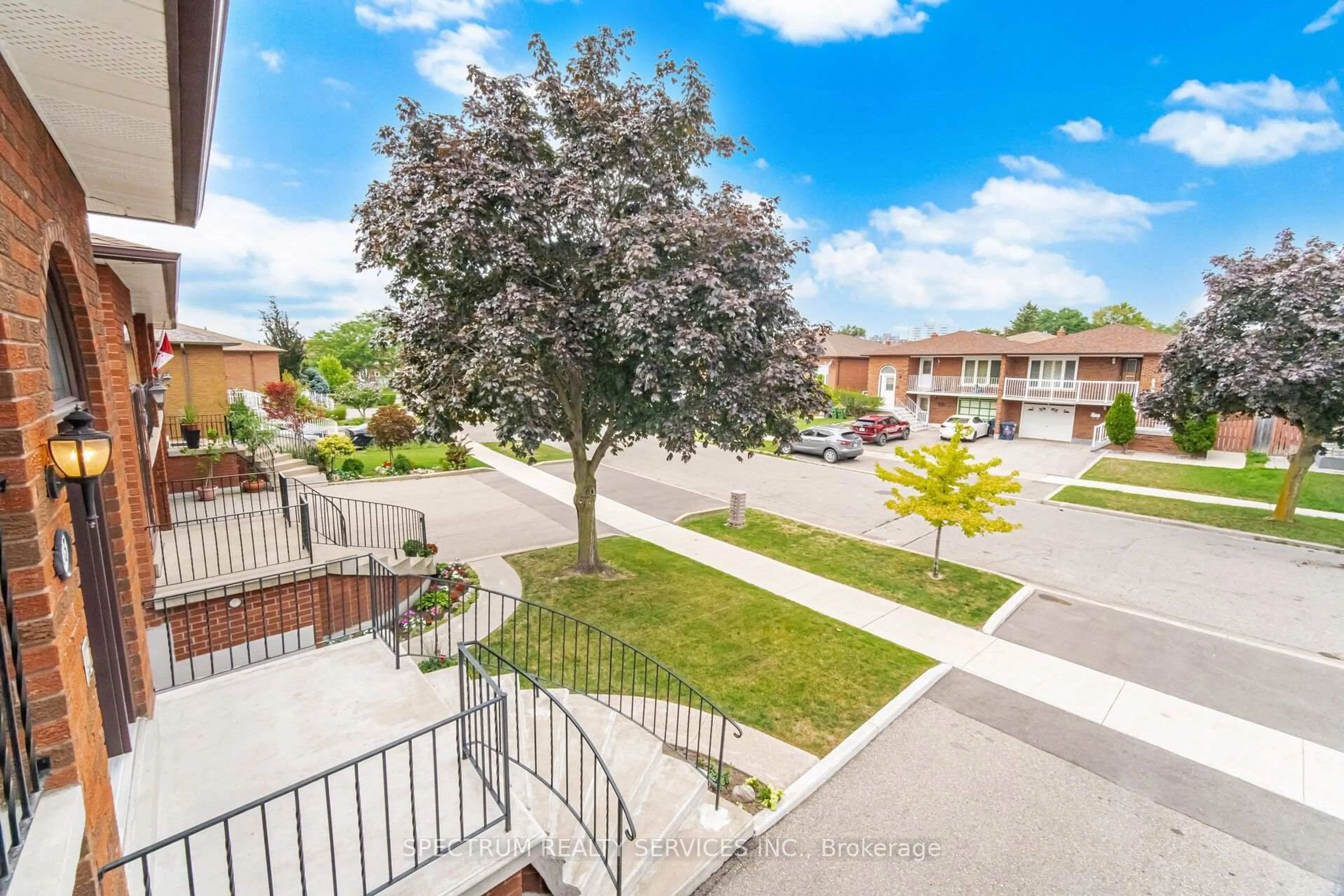 A pic from outside/outdoor area/front of a property/back of a property/a pic from drone, street for 103 John Lindsay Crt, Toronto Ontario M3L 2L1