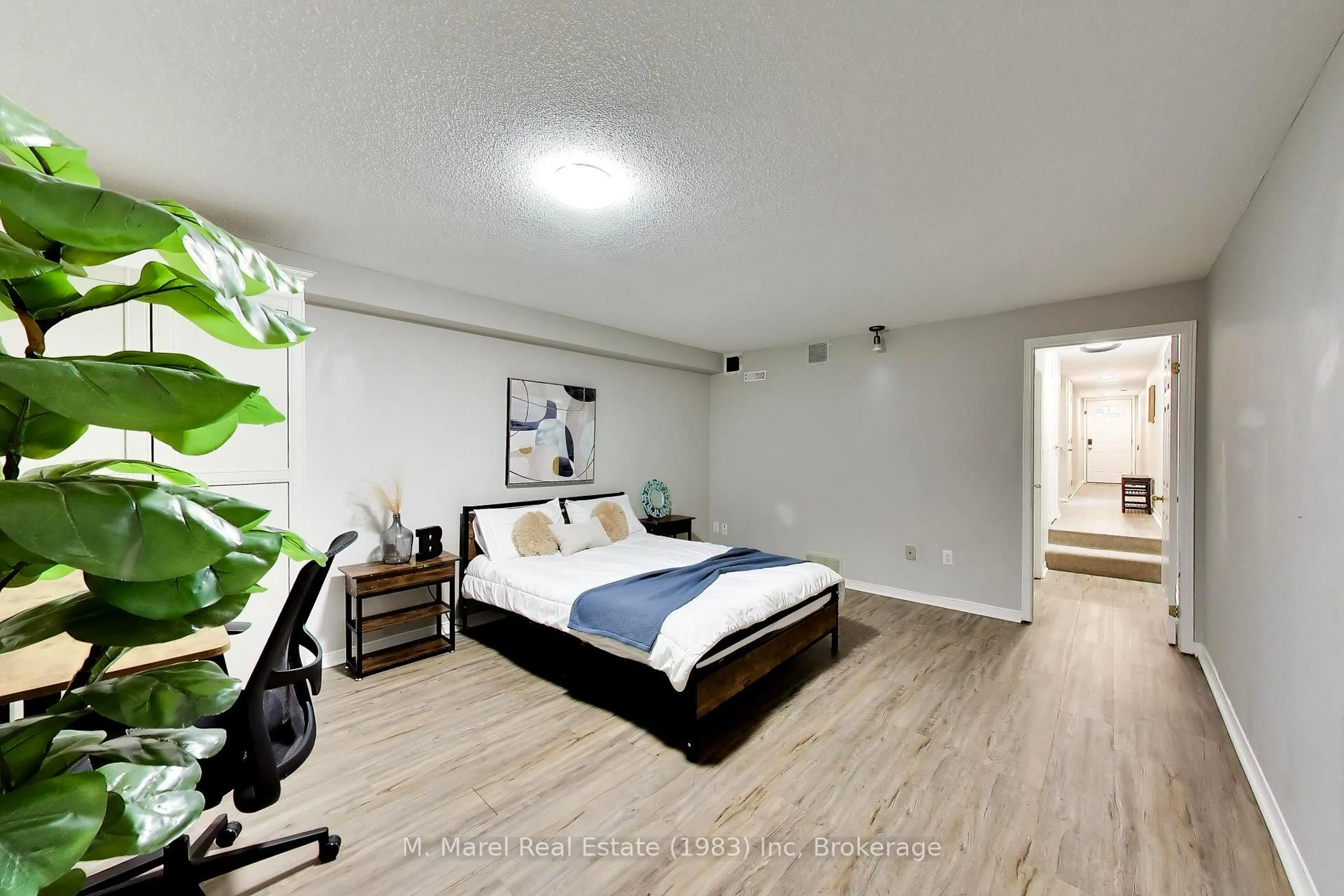 A pic of a room for 895 Maple Ave #617, Burlington Ontario L7S 2H7