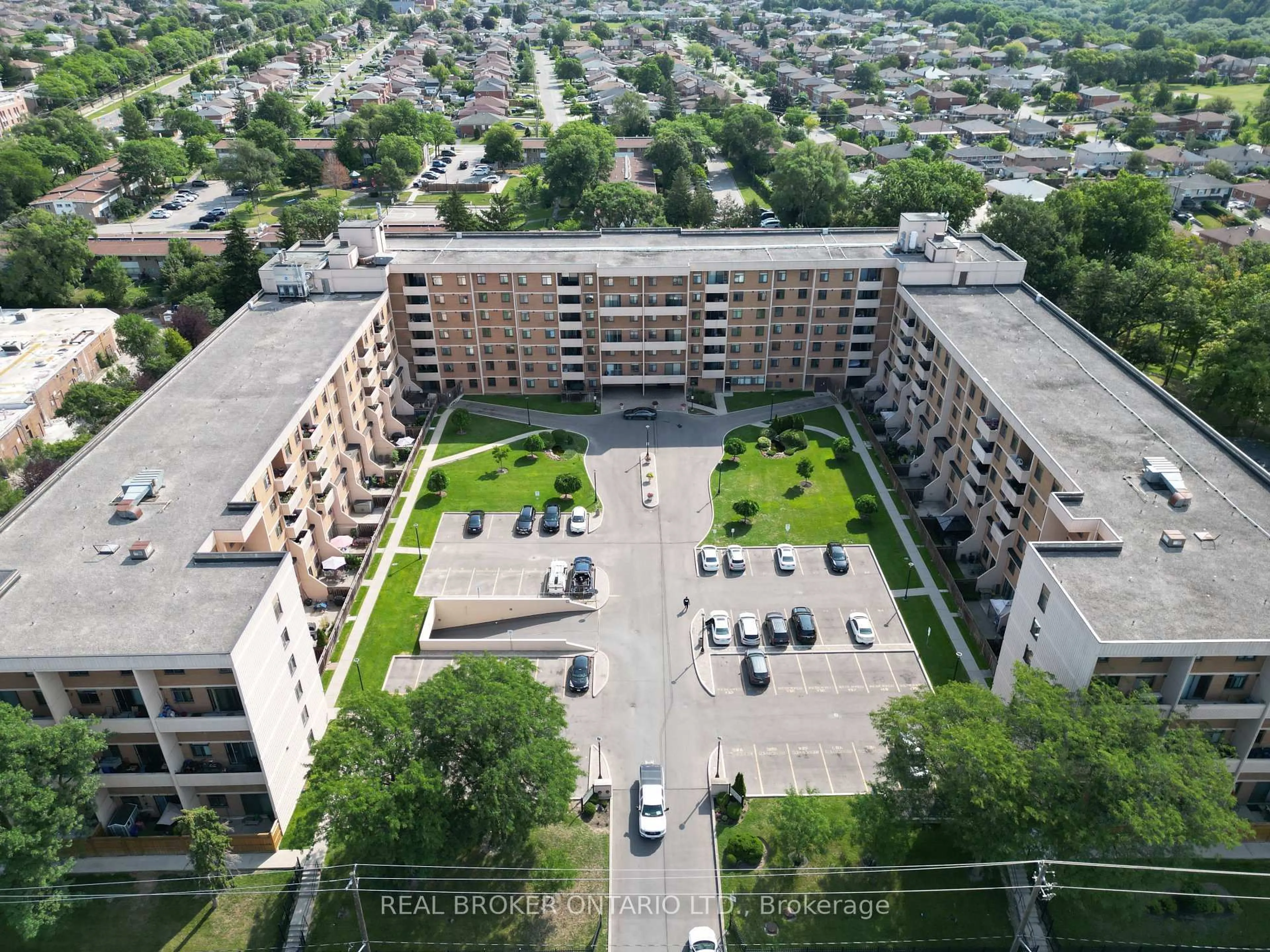 A pic from outside/outdoor area/front of a property/back of a property/a pic from drone, unknown for 2645 Jane St #312, Toronto Ontario M3L 2J3