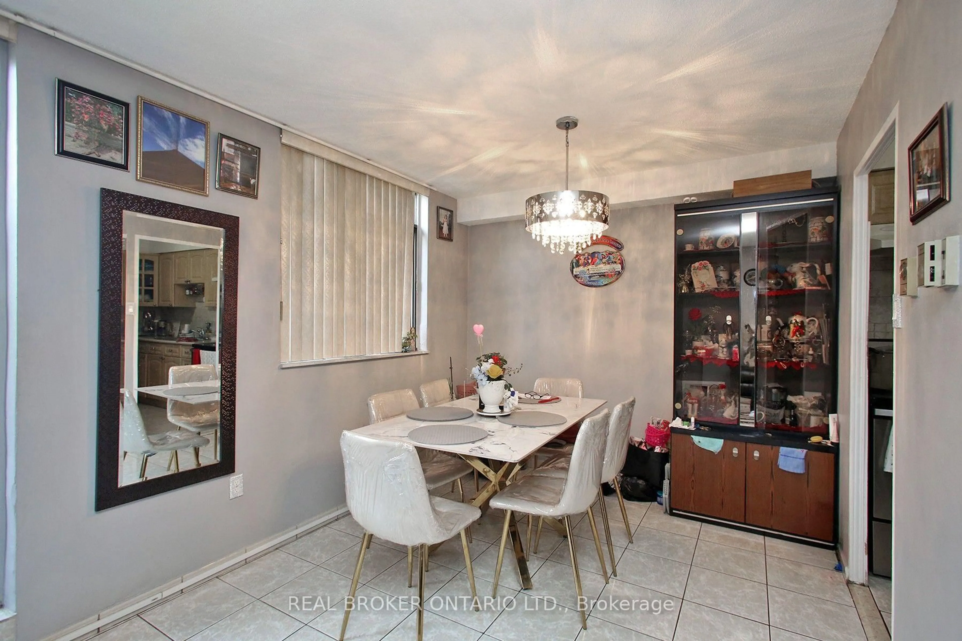 Dining room, ceramic/tile floor for 2645 Jane St #312, Toronto Ontario M3L 2J3