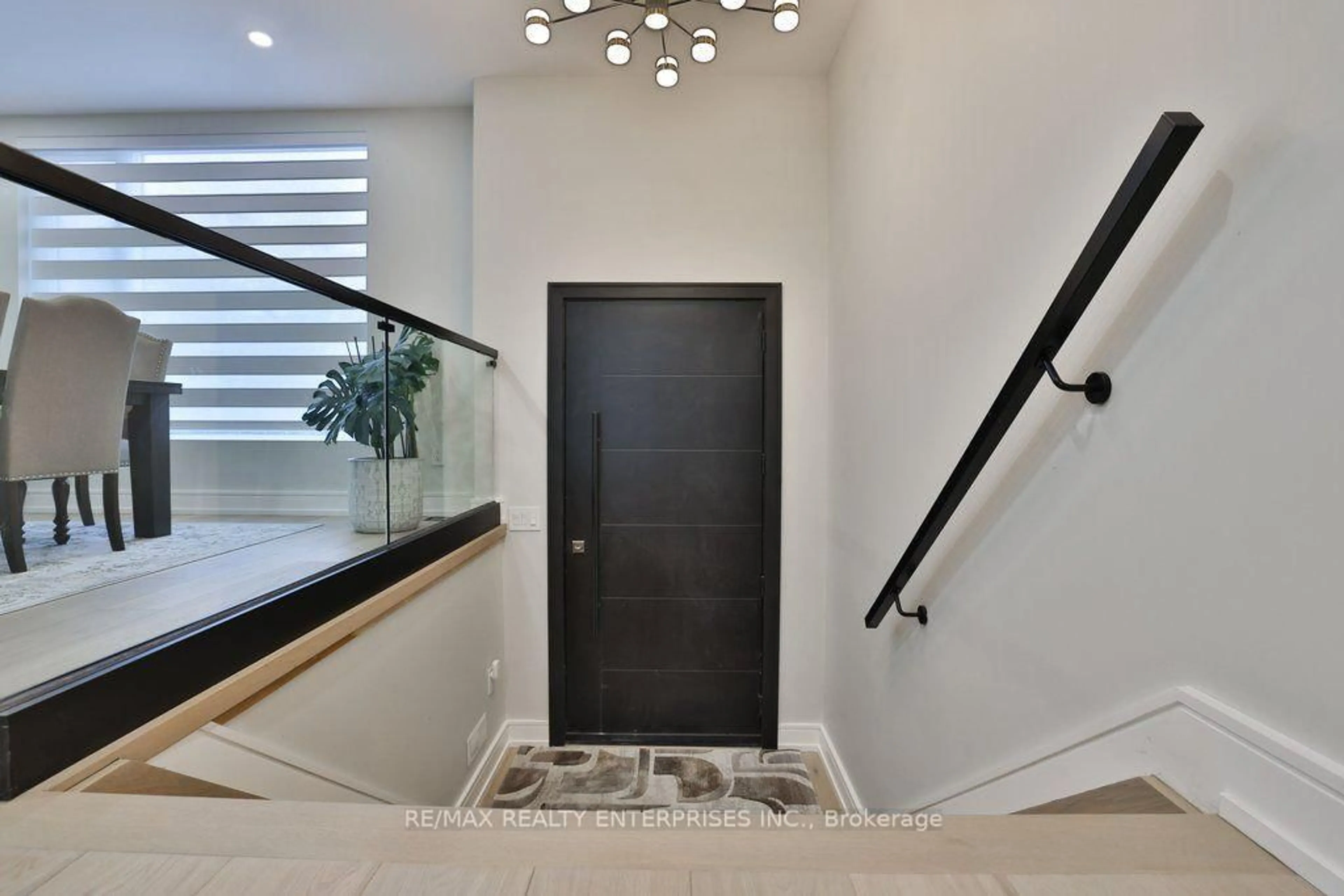 Indoor entryway for 47 Thirteenth St, Toronto Ontario M8V 3H3