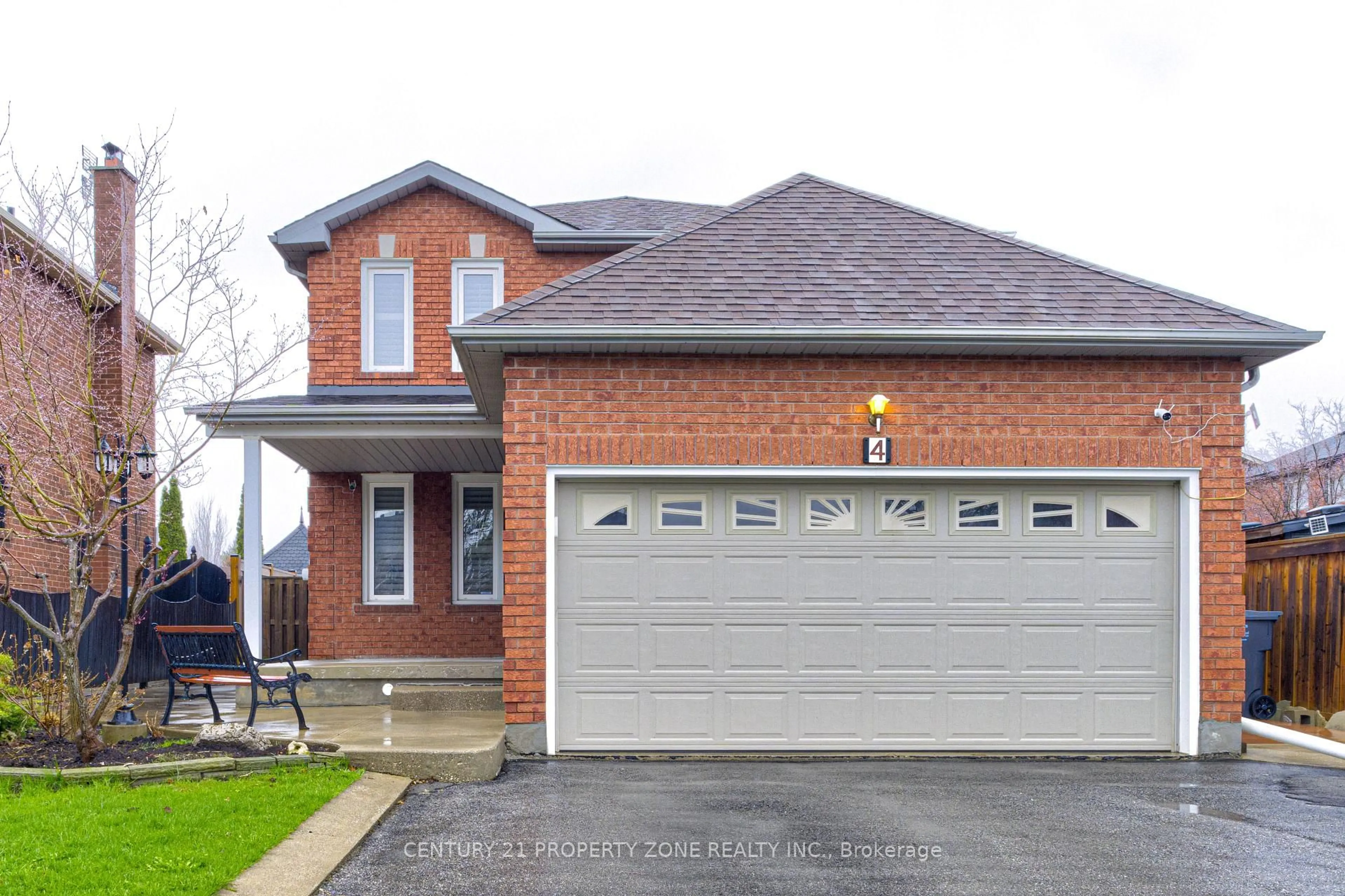 Home with brick exterior material, street for 4 Compton Crt, Caledon Ontario L7E 1L4