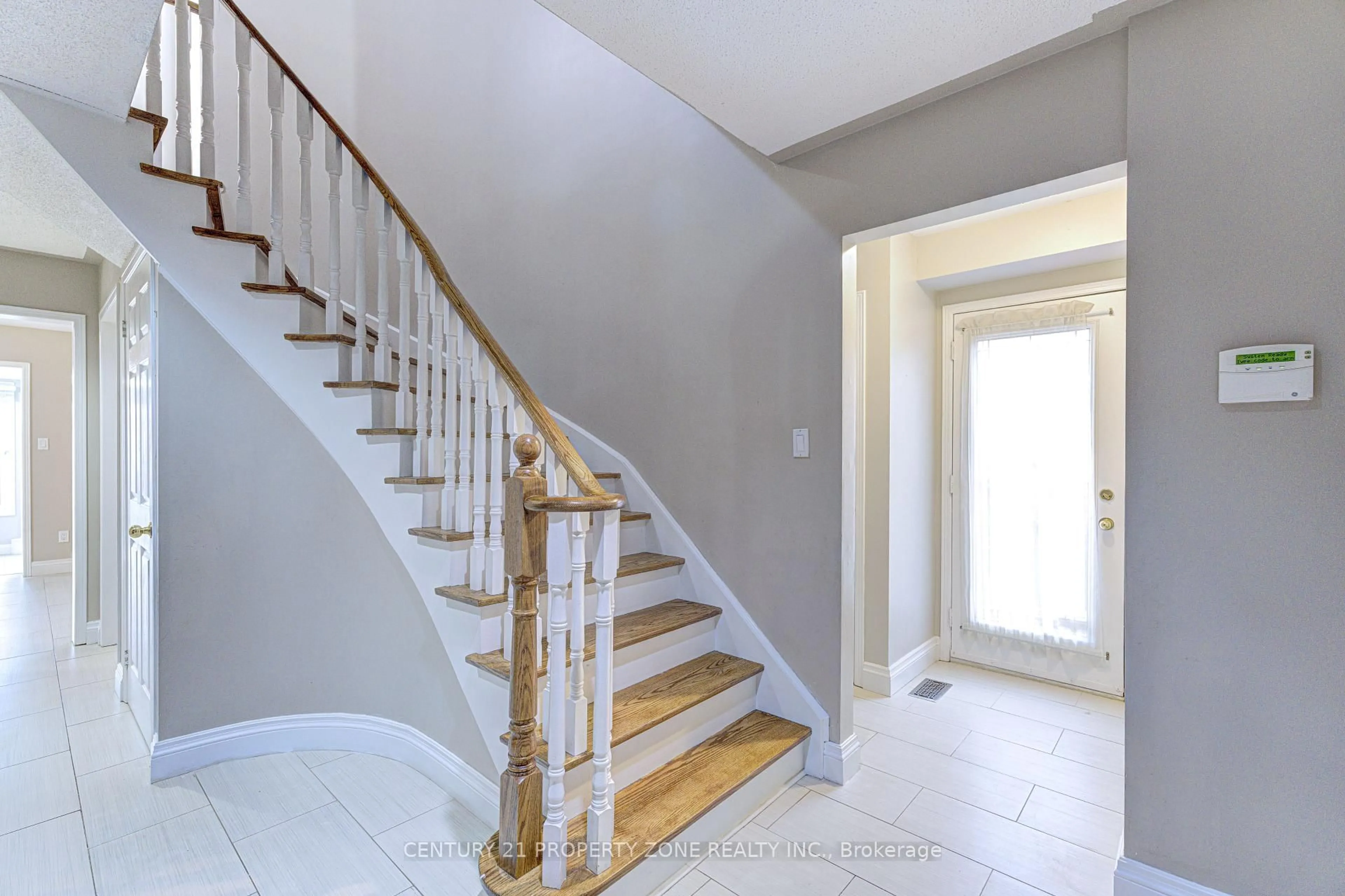 Unknown for 4 Compton Crt, Caledon Ontario L7E 1L4
