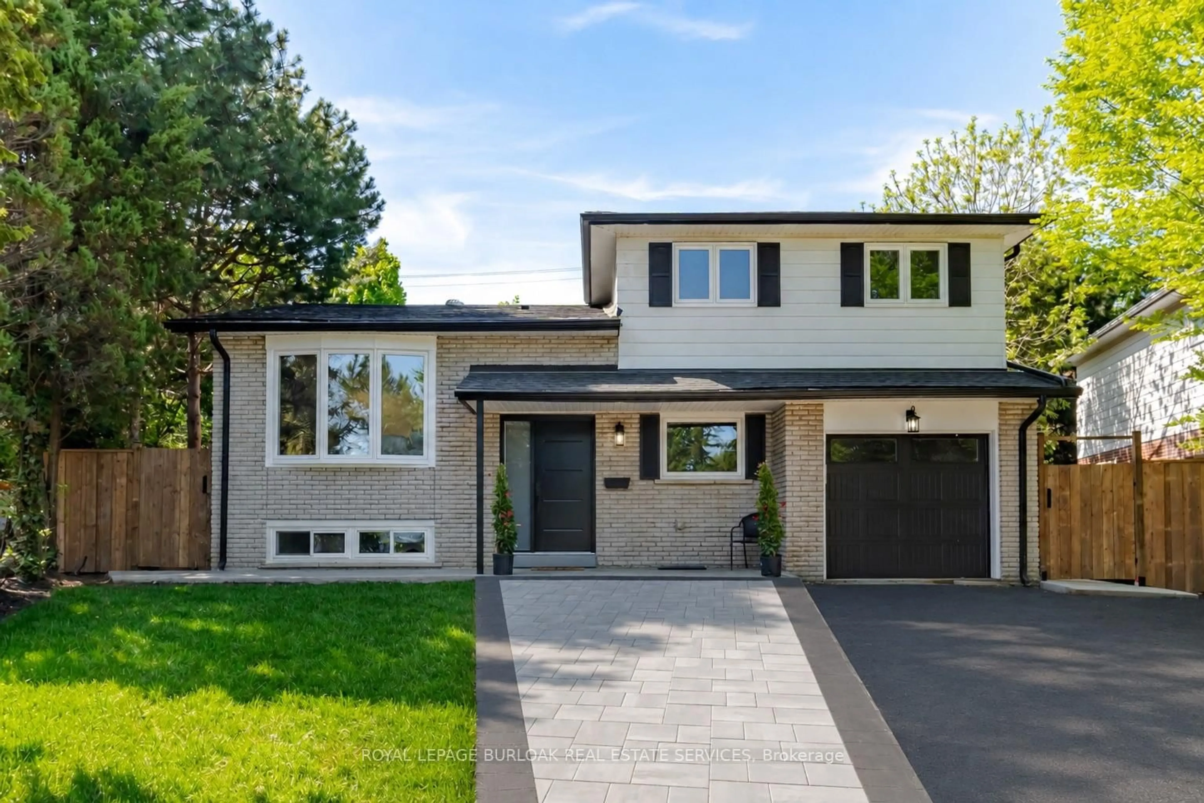 Home with brick exterior material, street for 1379 Christina Crt, Burlington Ontario L7P 2V8