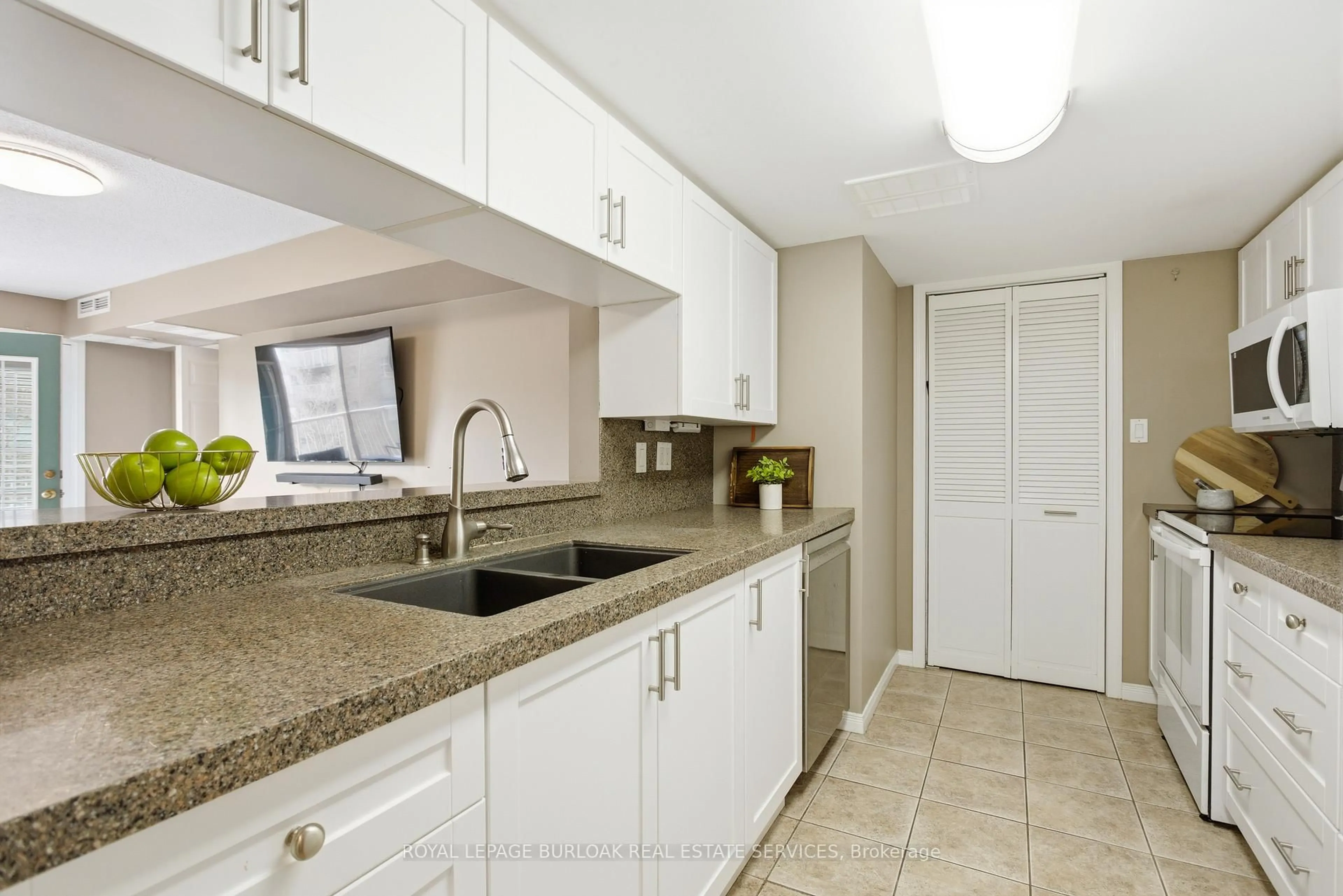 Standard kitchen, ceramic/tile floor for 216 Plains Rd #F304, Burlington Ontario L7T 4M1