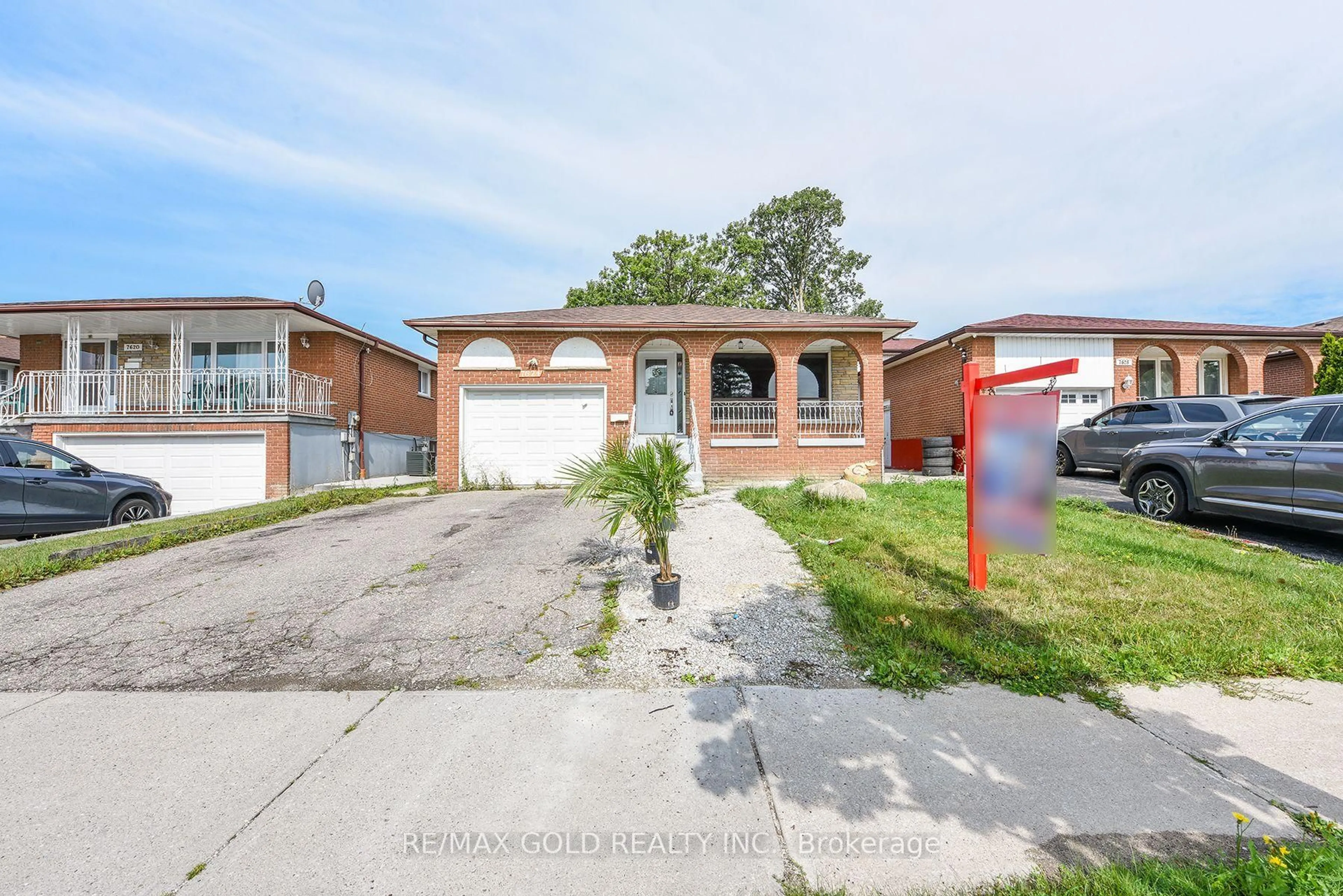 Home with brick exterior material, street for 7624 Middleshire Dr, Mississauga Ontario L4T 3S2