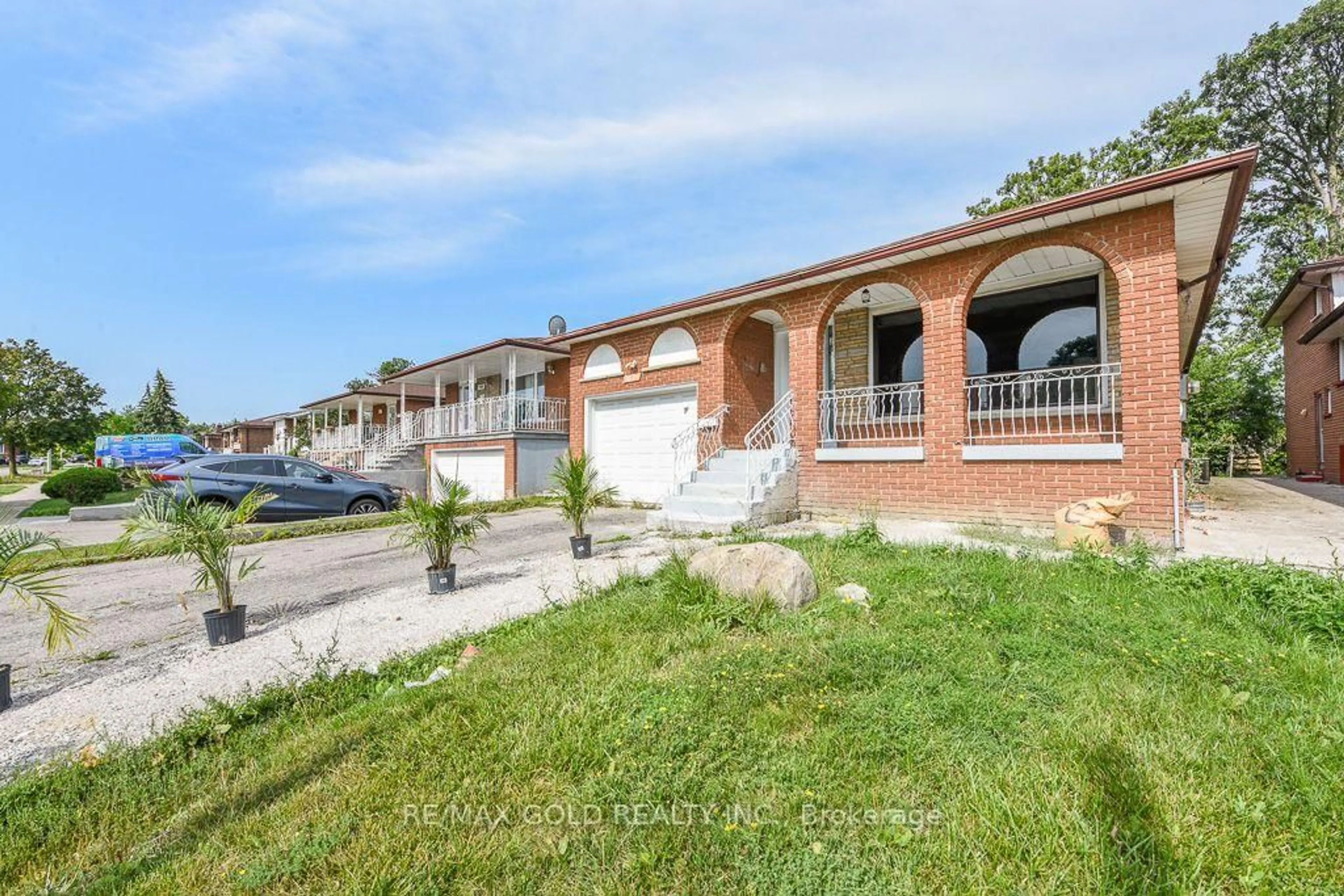 Home with brick exterior material, street for 7624 Middleshire Dr, Mississauga Ontario L4T 3S2