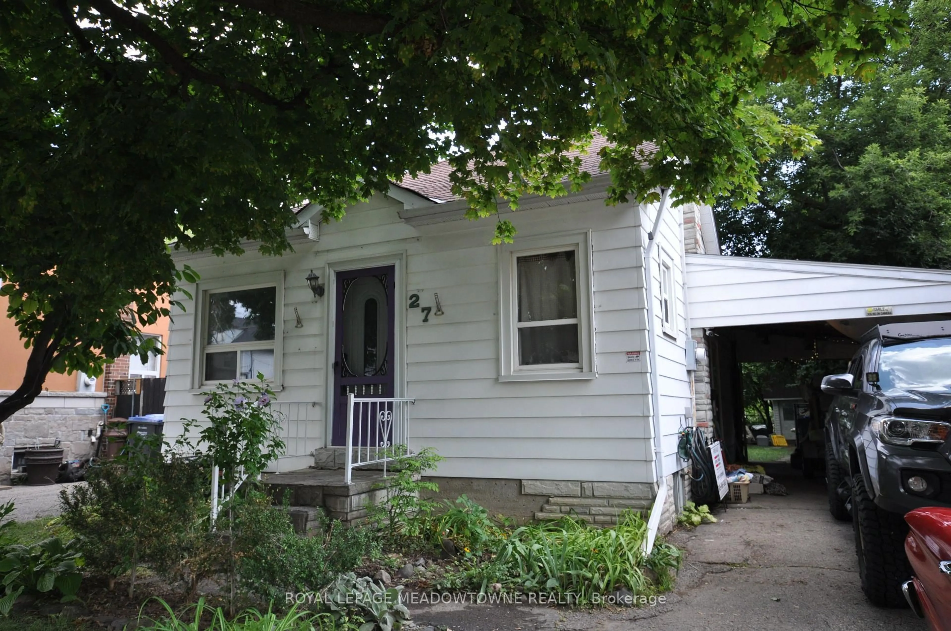 Patio, street for 27 Royce Ave, Brampton Ontario L6Y 1J6