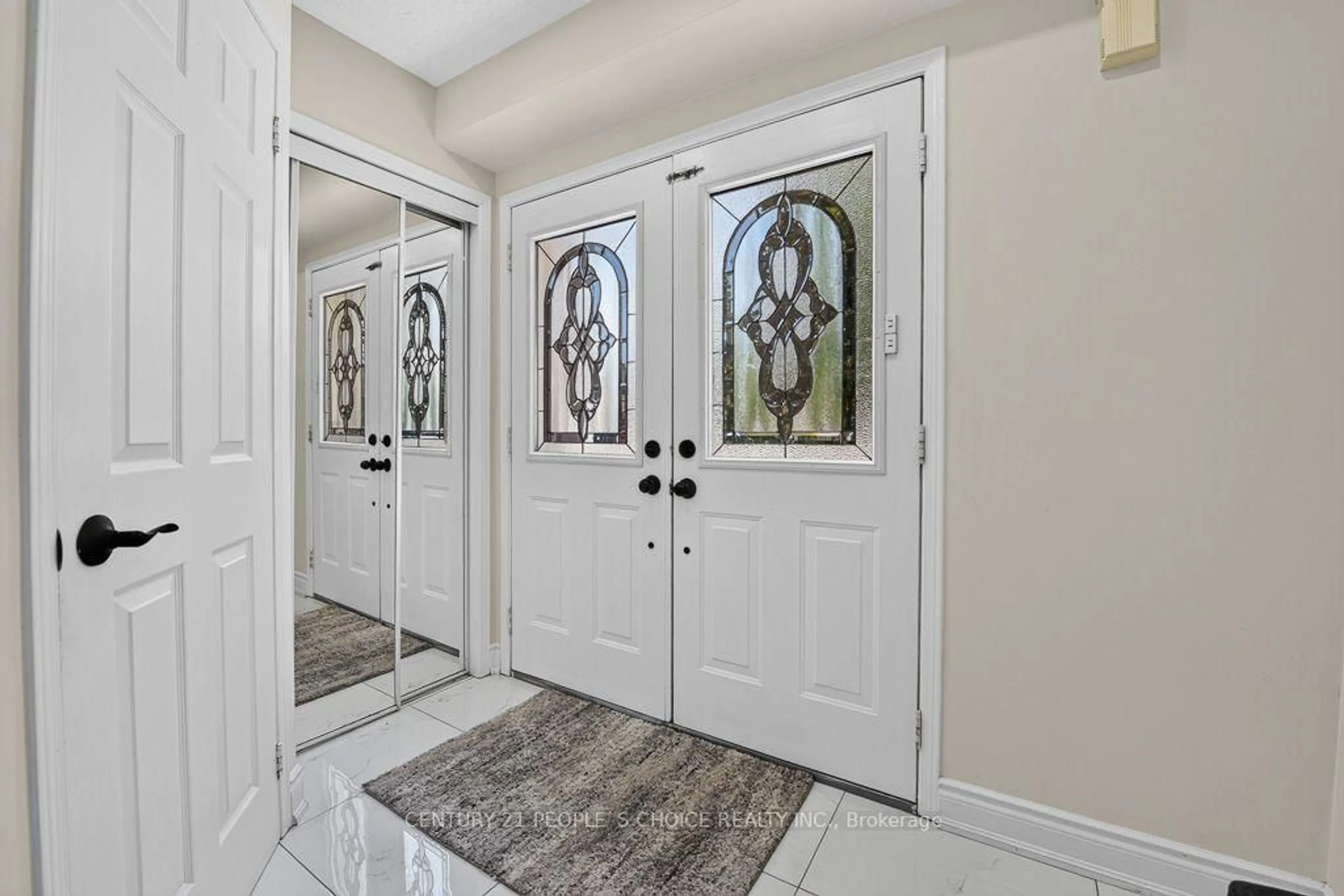 Indoor entryway for 50 Penbridge Circ, Brampton Ontario L7A 2P9