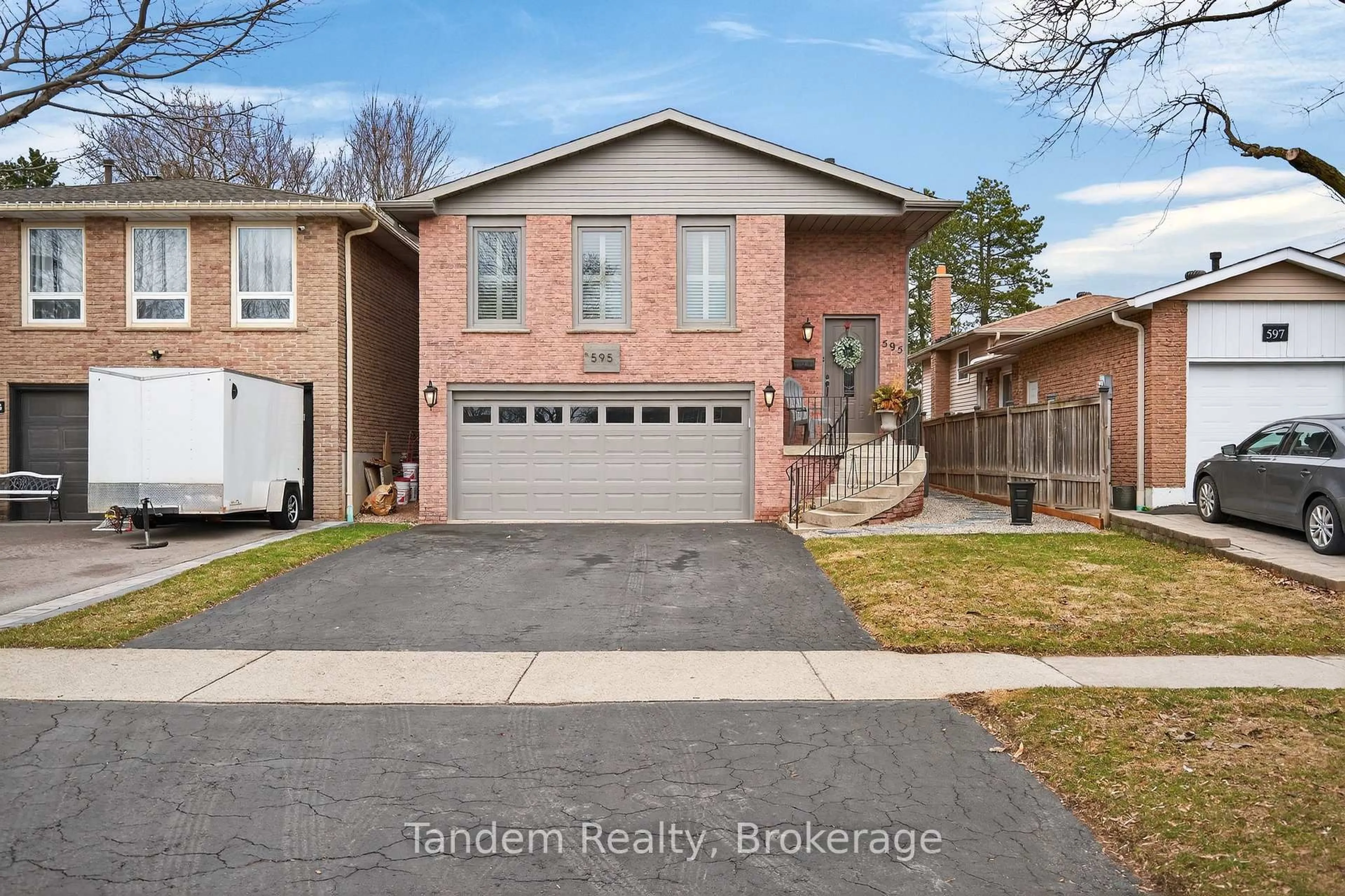 Home with brick exterior material, street for 595 Beaver Crt, Milton Ontario L9T 4A8