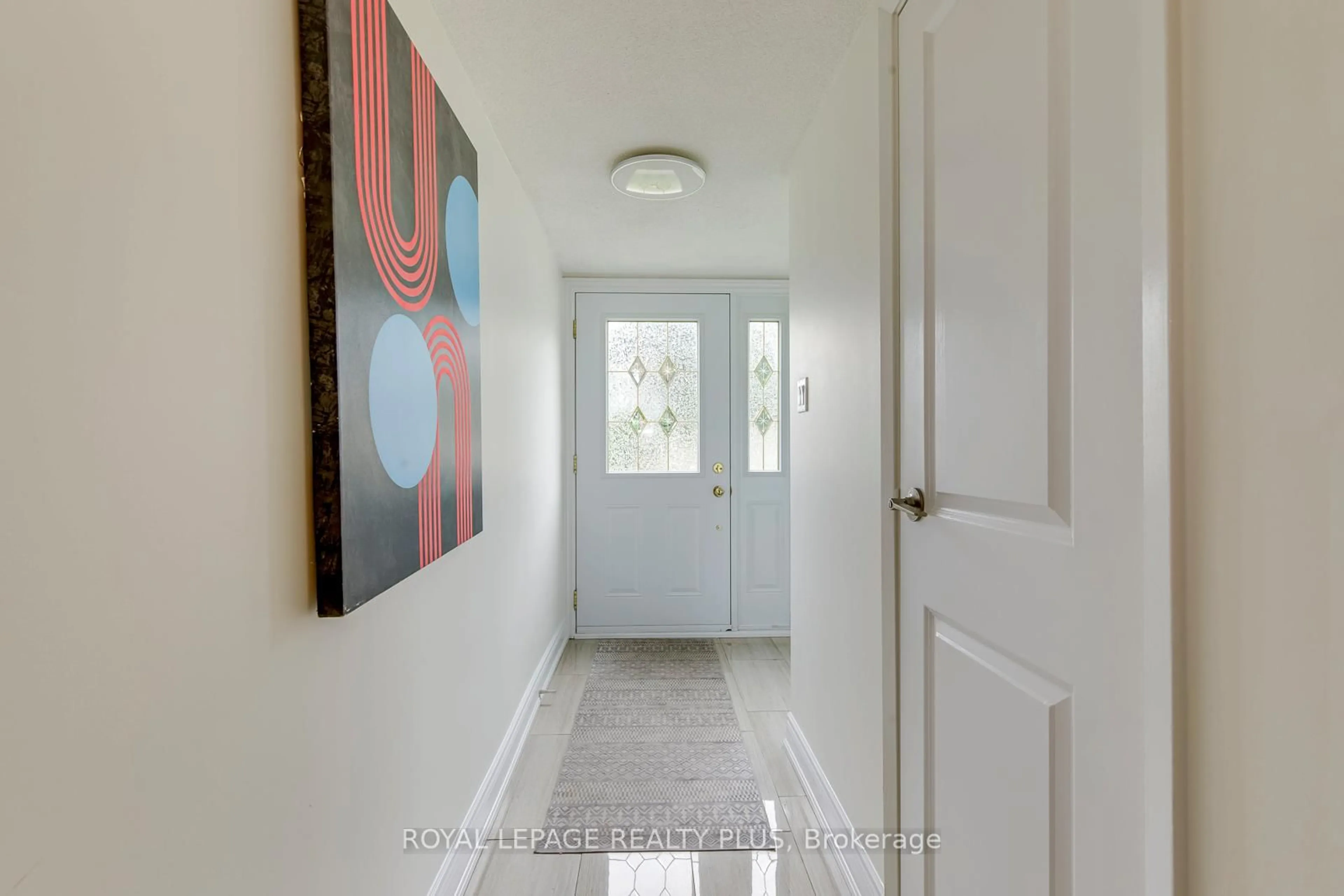 Indoor entryway for 640 RATHBURN Rd #1, Mississauga Ontario L4Z 1C6