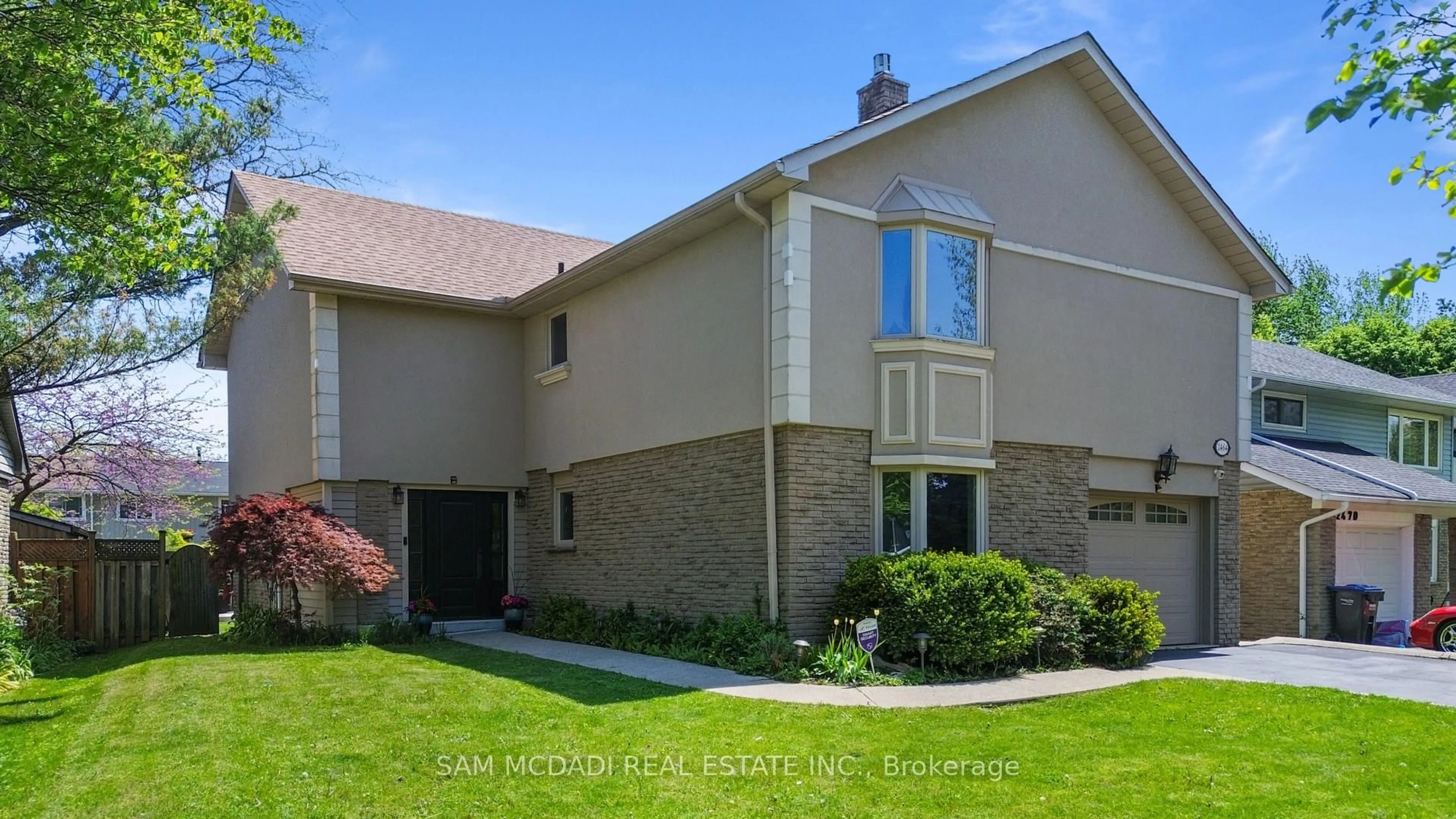 Home with vinyl exterior material, street for 2464 Council Ring Rd, Mississauga Ontario L5L 1E6
