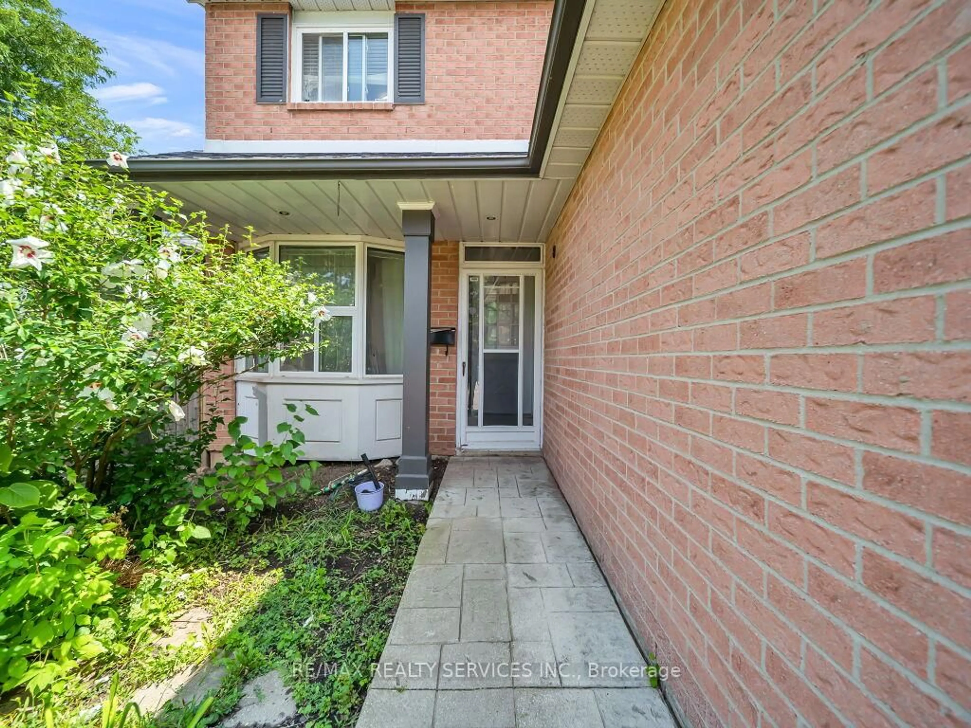 Home with brick exterior material, street for 3079 Bartholomew Cres, Mississauga Ontario L5N 3K9