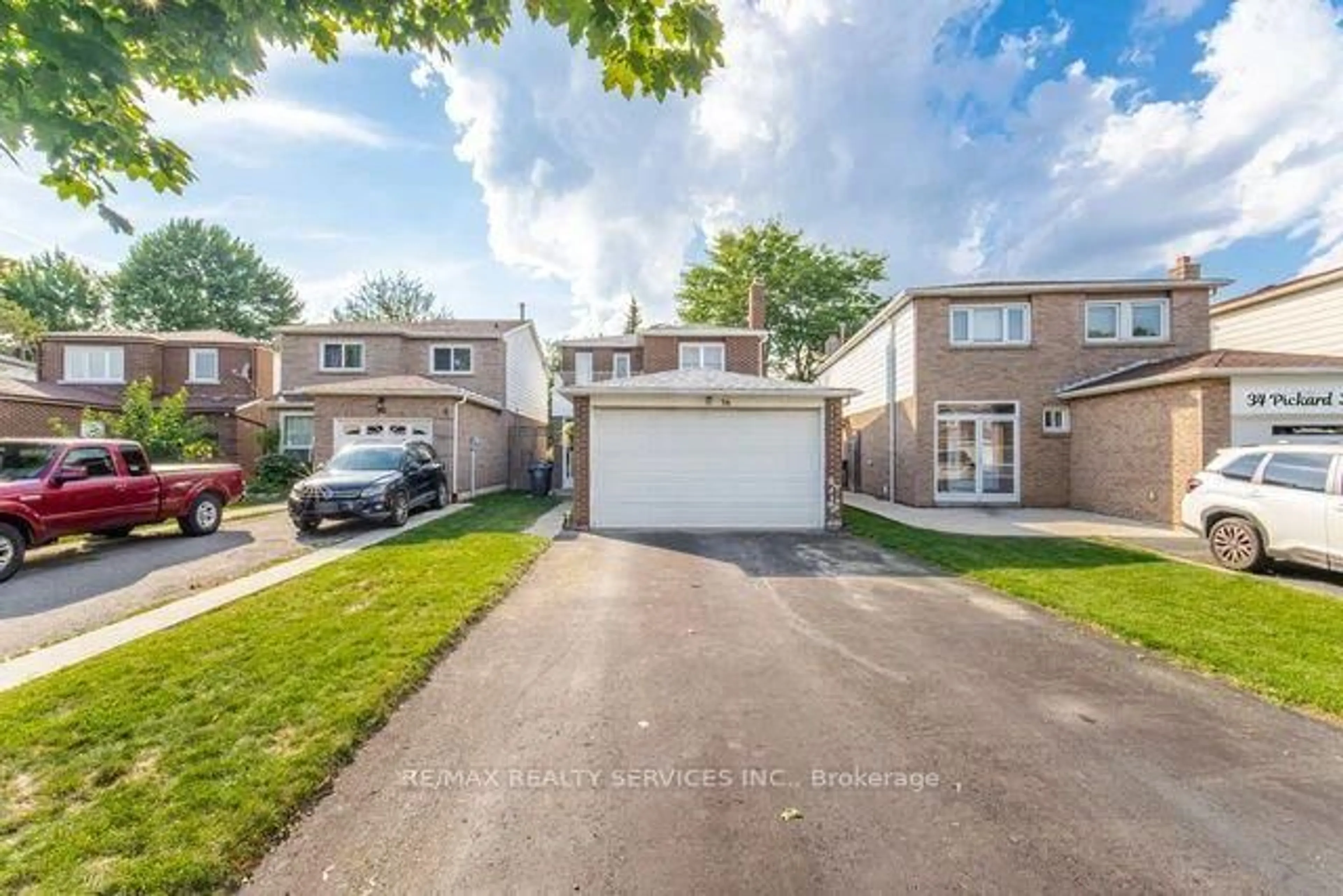 A pic from outside/outdoor area/front of a property/back of a property/a pic from drone, street for 36 Pickard Lane, Brampton Ontario L6Y 2M5