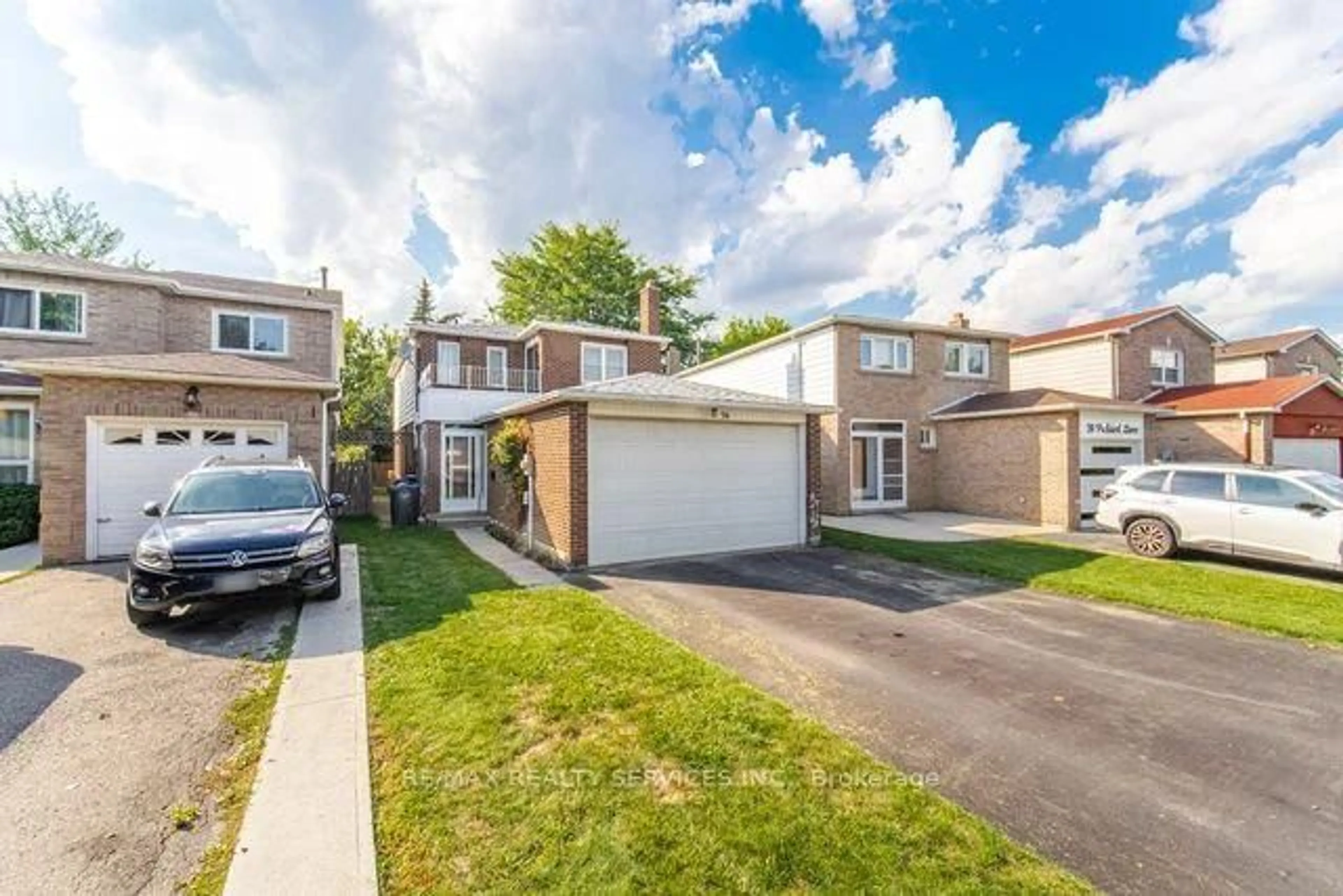 A pic from outside/outdoor area/front of a property/back of a property/a pic from drone, street for 36 Pickard Lane, Brampton Ontario L6Y 2M5