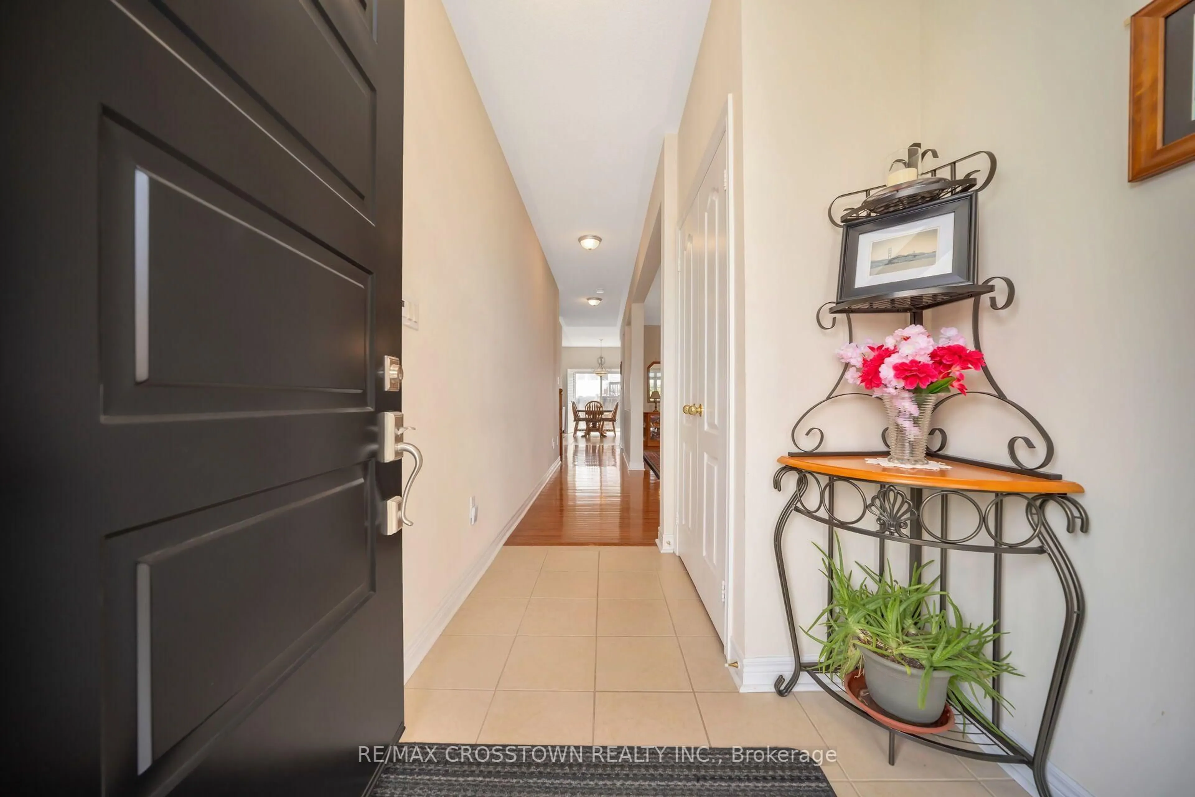 Indoor entryway for 67 Sorbonne Dr, Brampton Ontario L6P 1Y6