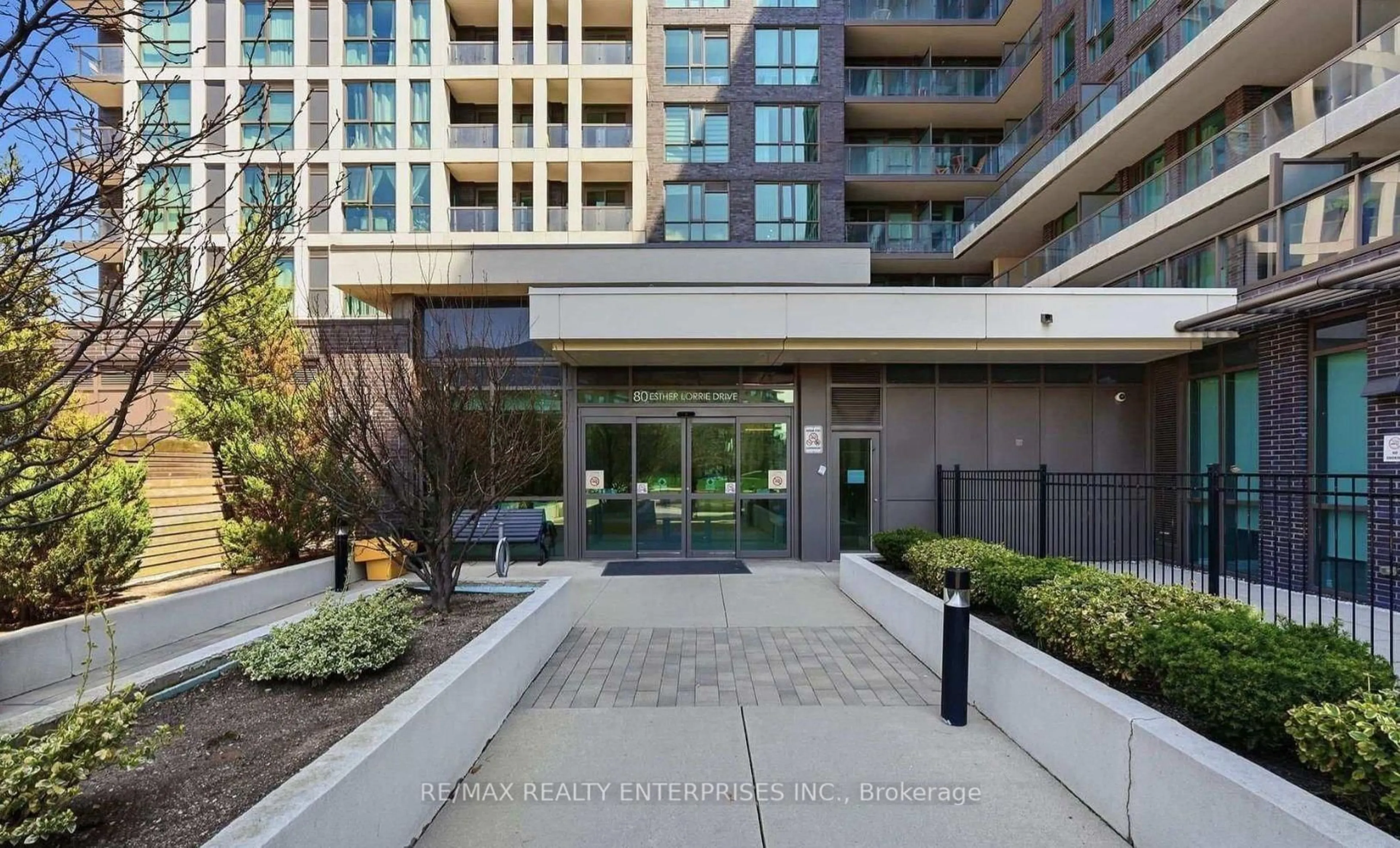 Indoor foyer for 80 Esther Lorrie Dr #522, Toronto Ontario M9W 4V1