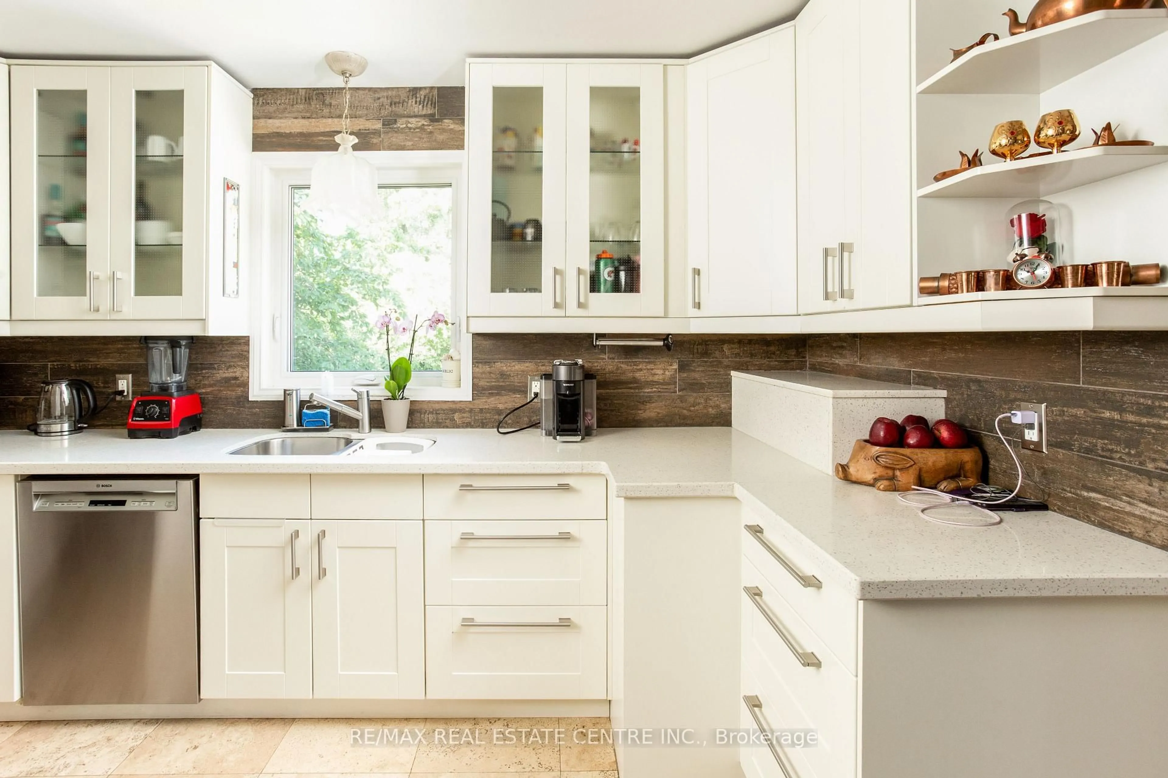 Contemporary kitchen, ceramic/tile floor for 2450 Edenhurst Dr, Mississauga Ontario L5A 2K9