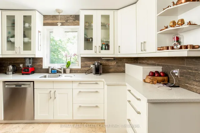 2450 Edenhurst Dr, Mississauga 5