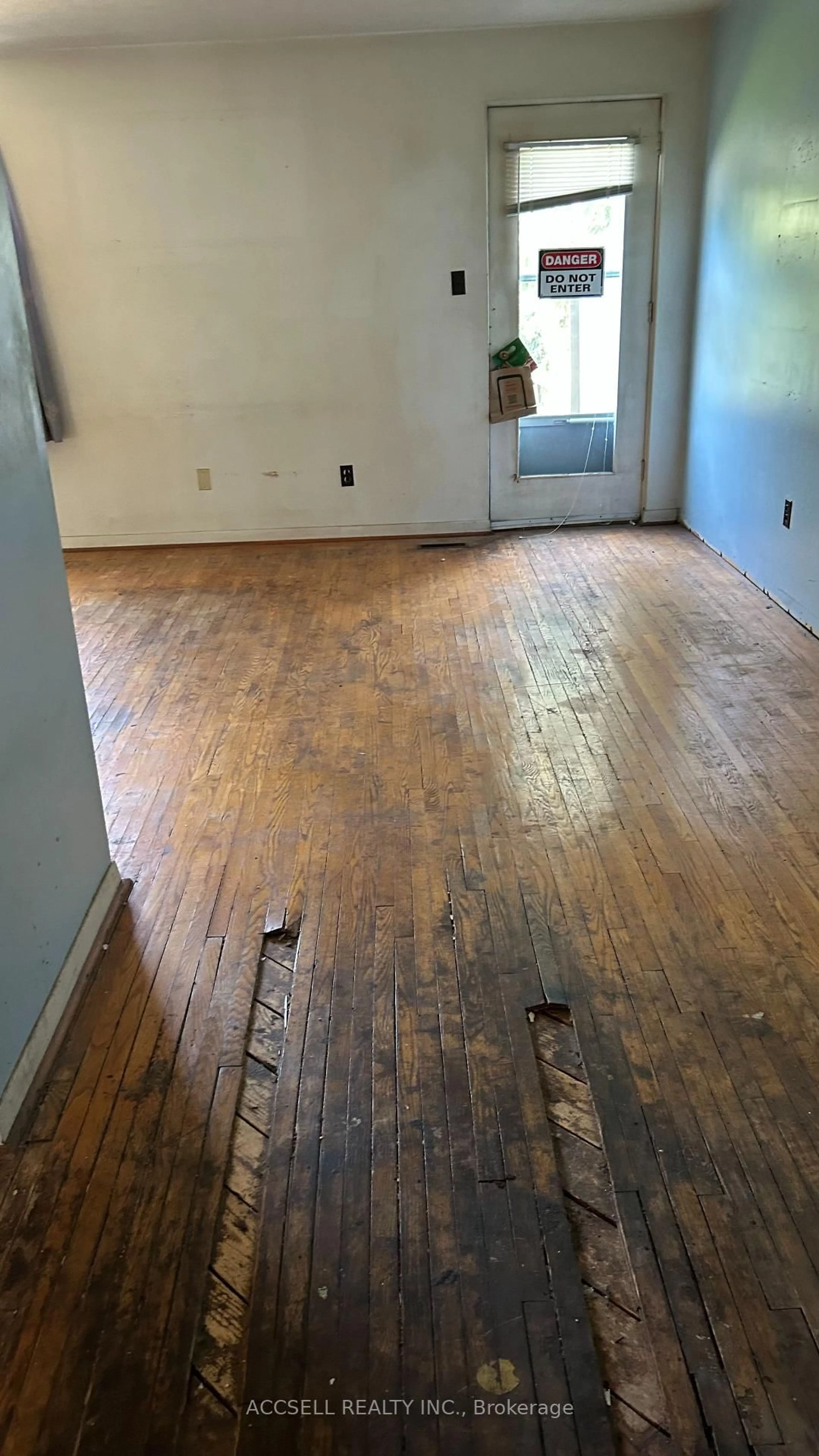 A pic of a room for 5501 Schueller Cres, Burlington Ontario L7L 3T1