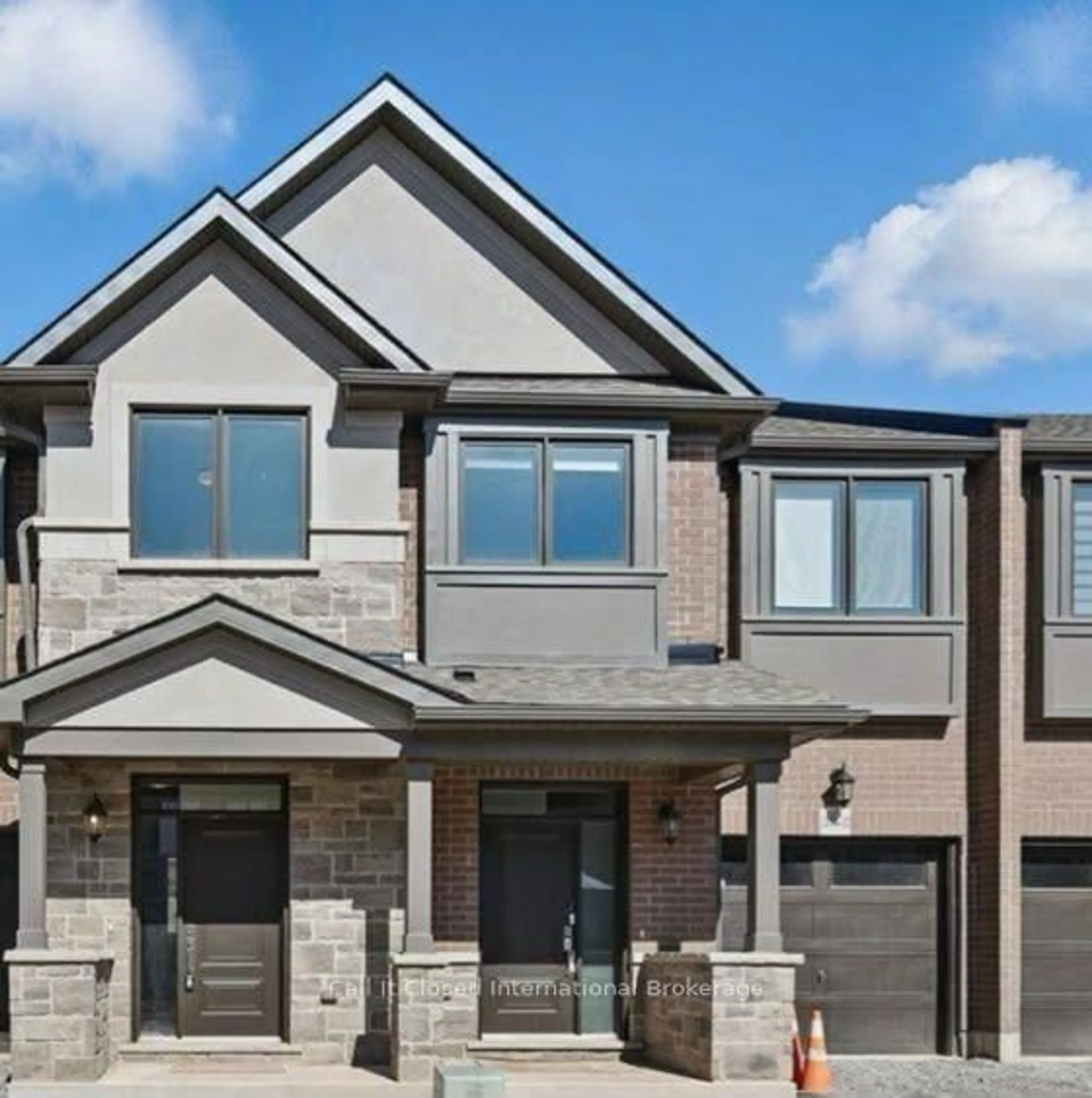 Home with brick exterior material, street for 2745 Westoak Trails Blvd #1, Oakville Ontario L6M 5T1