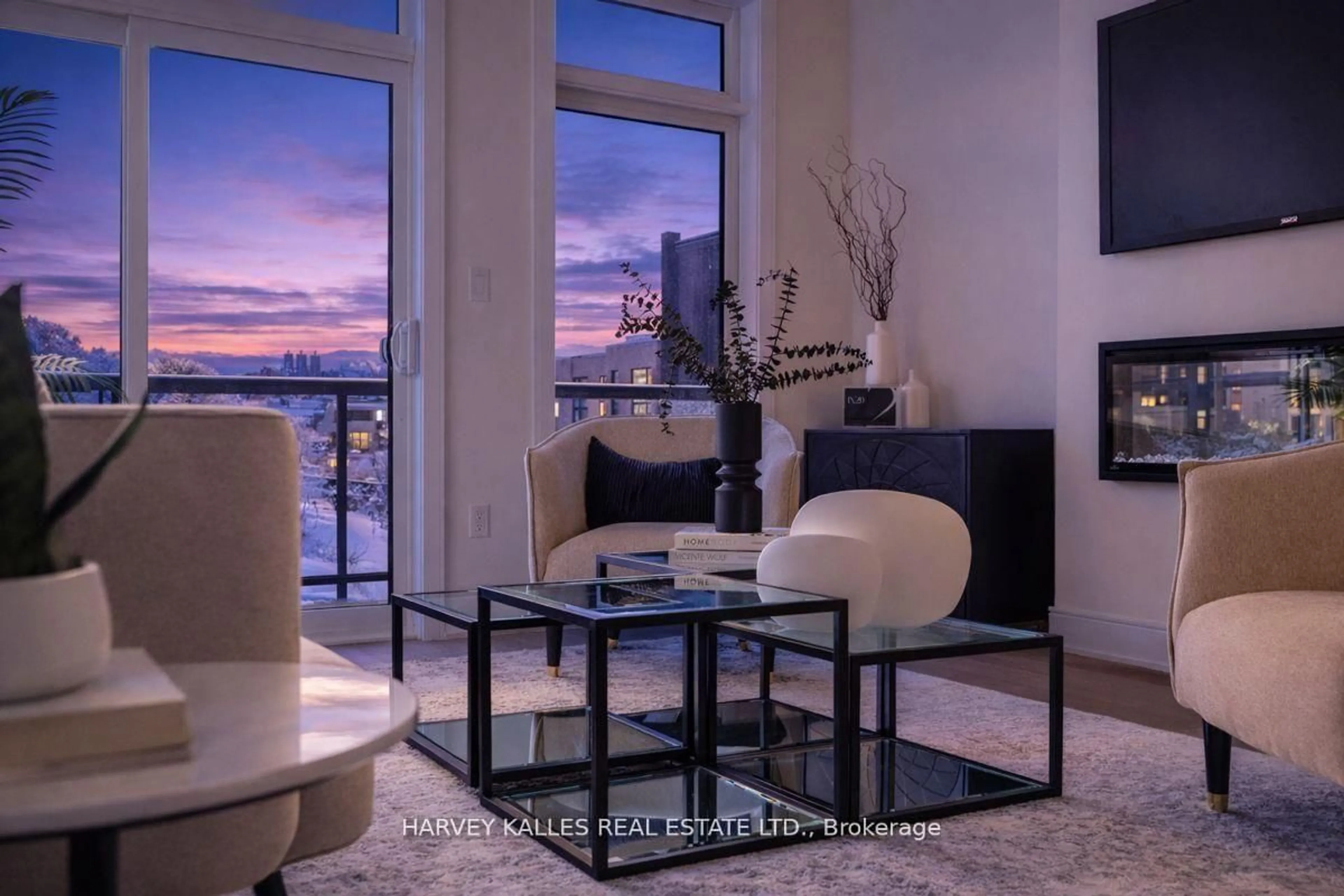 Living room with furniture, unknown for 9 Innes Ave, Toronto Ontario M6E 0B2