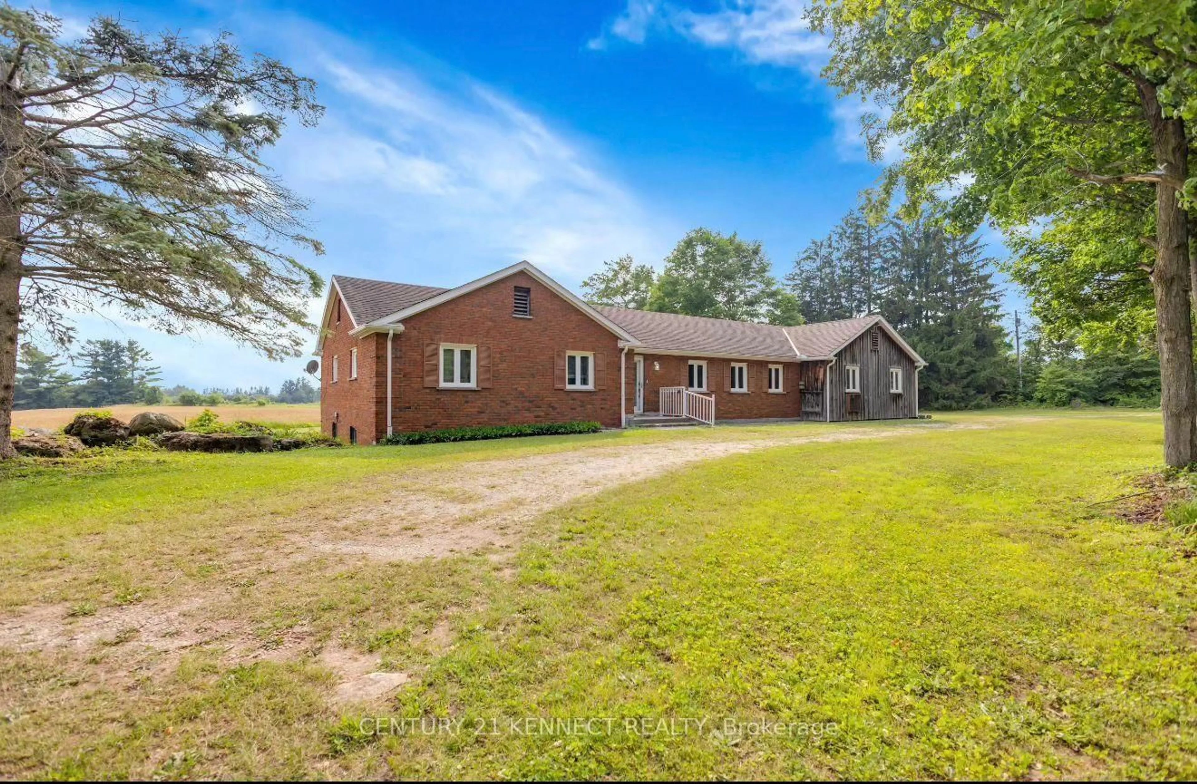 A pic from outside/outdoor area/front of a property/back of a property/a pic from drone, building for 14146 Crewsons Line, Milton Ontario L0P 1H0
