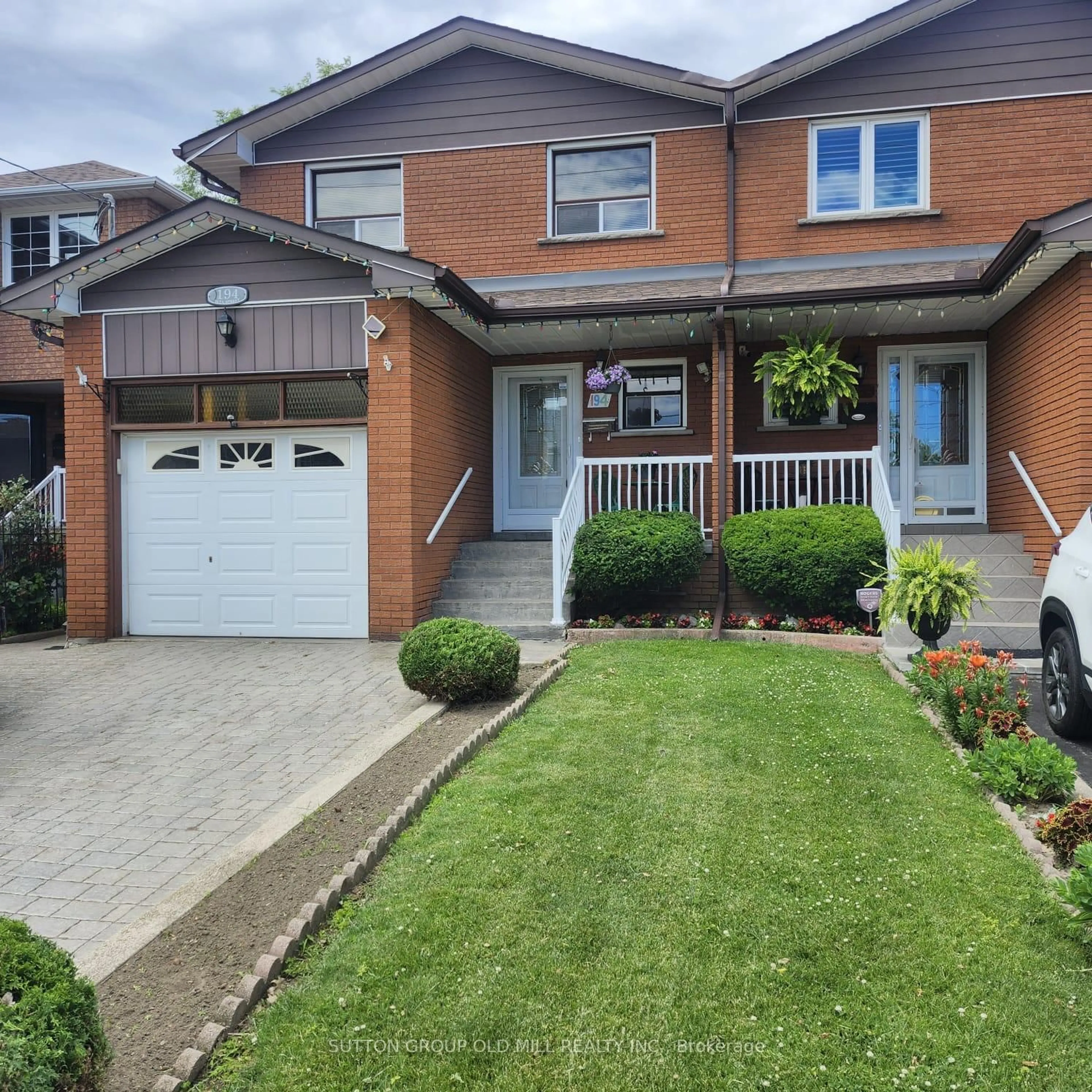 Home with brick exterior material, street for 194 Beta St, Toronto Ontario M8W 4H6